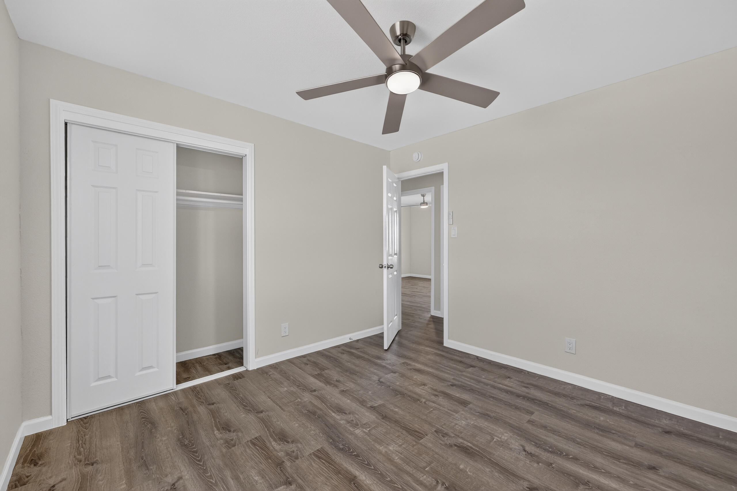 Photo 18 — 102 2nd Street SE