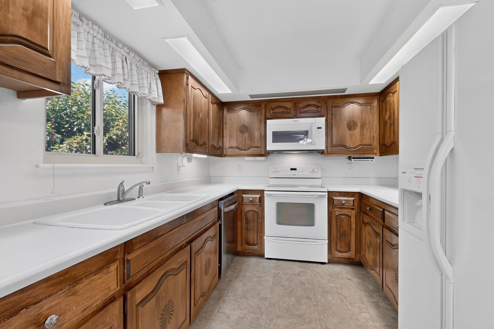 Photo 10 — 6100 Rio Hondo Drive NE