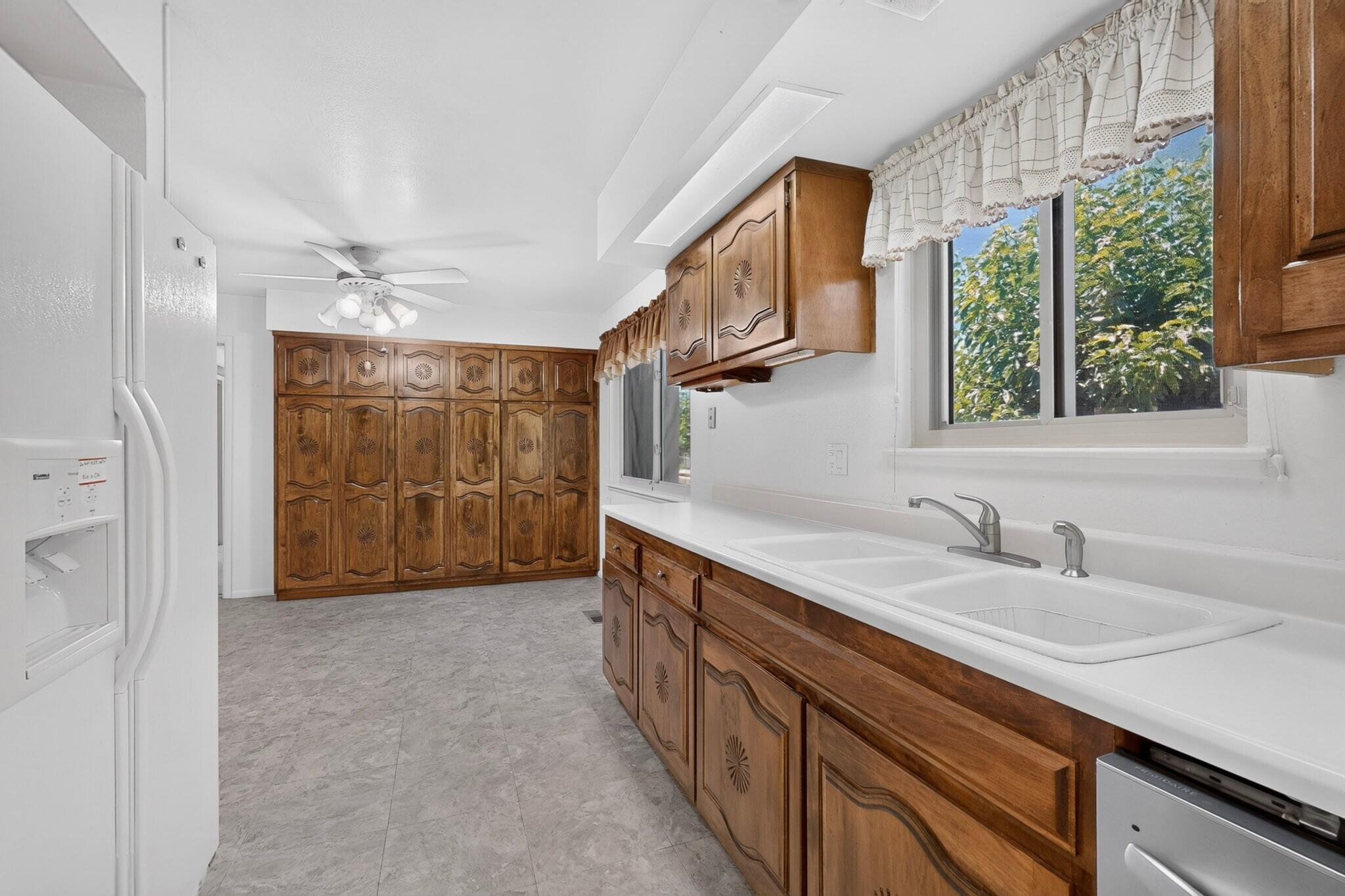 Photo 11 — 6100 Rio Hondo Drive NE
