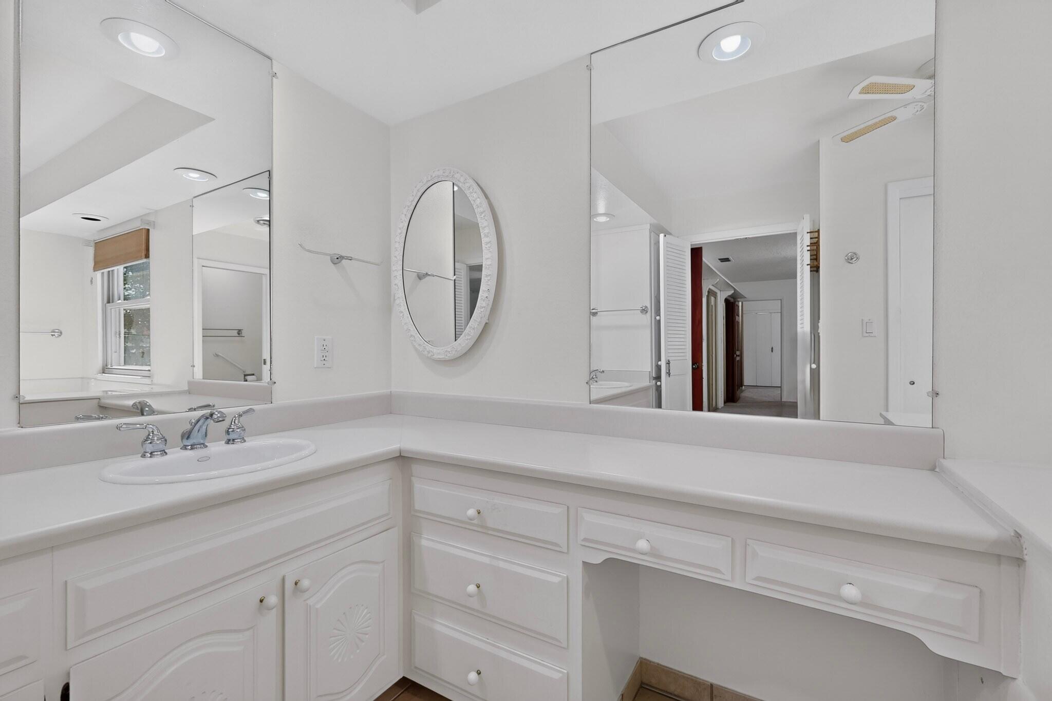 Photo 19 — 6100 Rio Hondo Drive NE