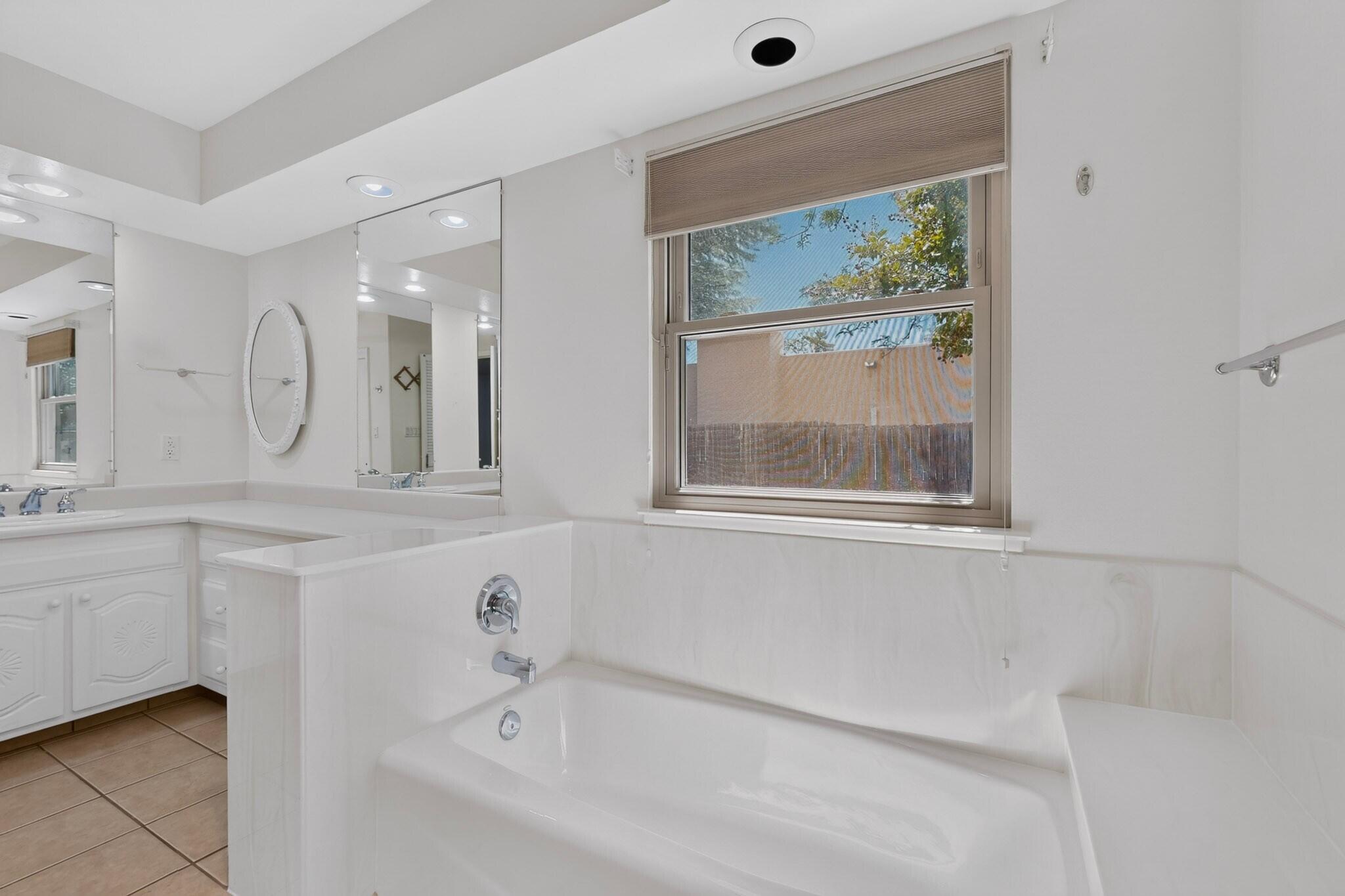 Photo 20 — 6100 Rio Hondo Drive NE