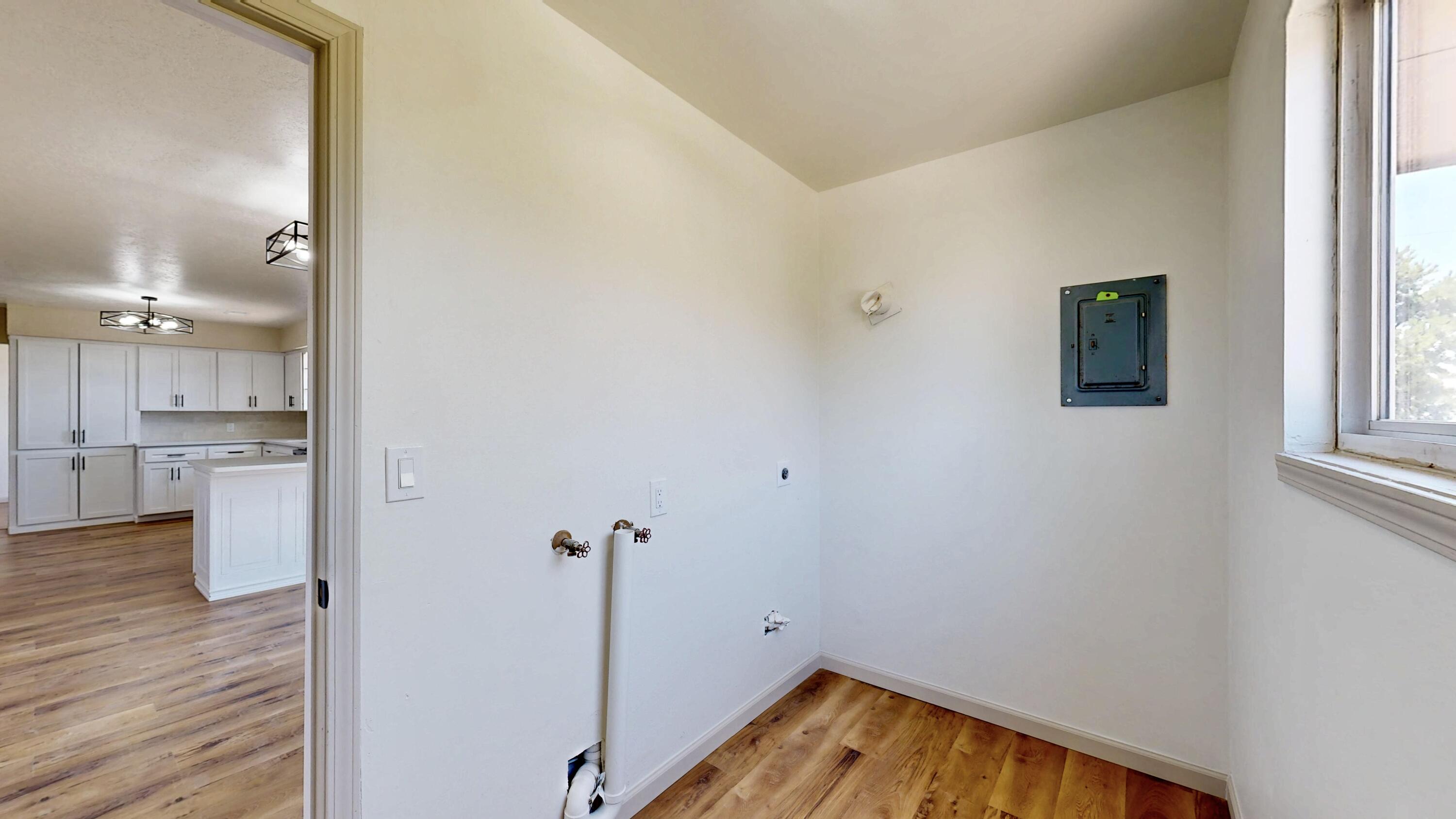 Photo 14 — 14304 Oakwood Place NE