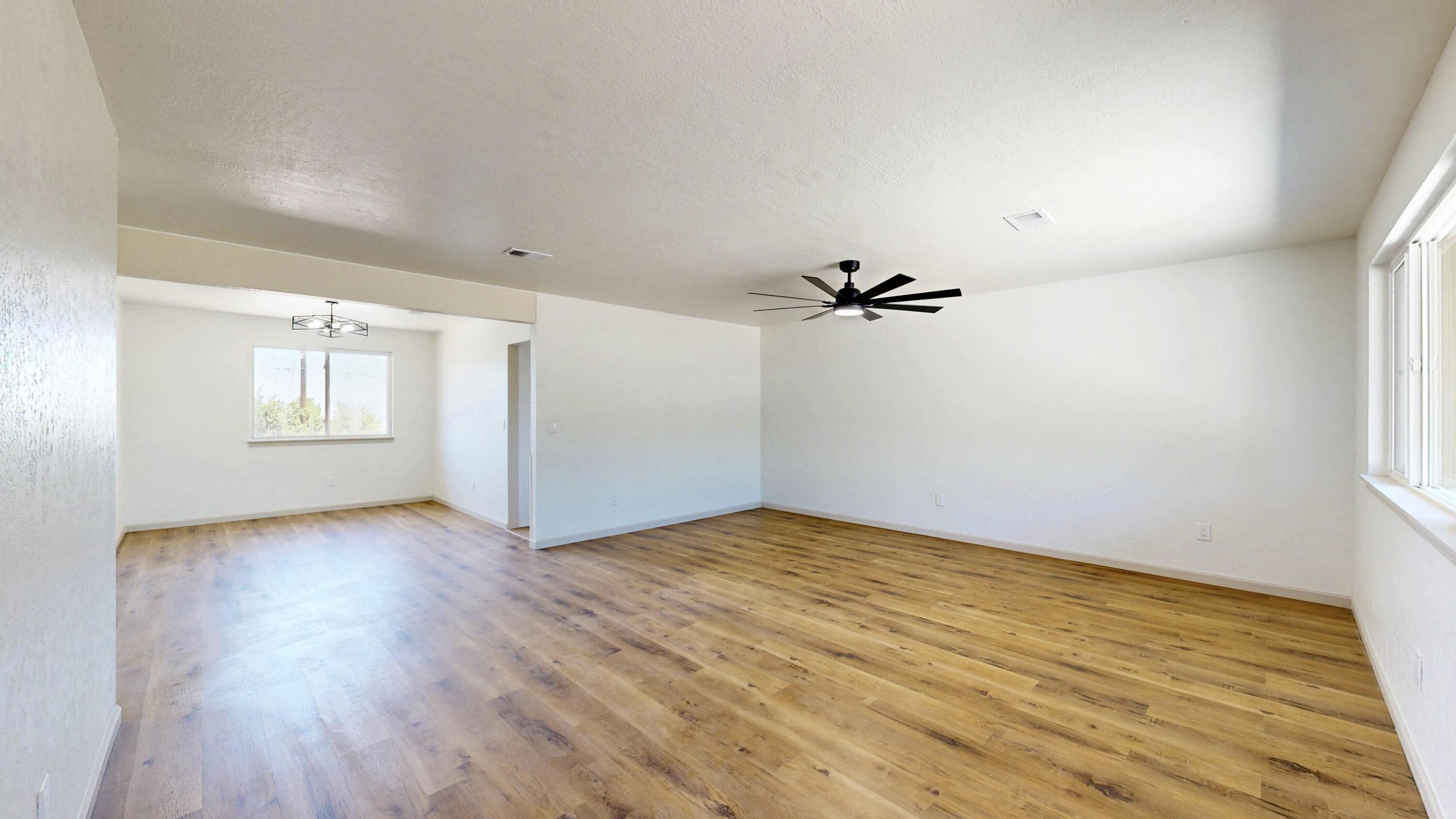 Photo 17 — 14304 Oakwood Place NE