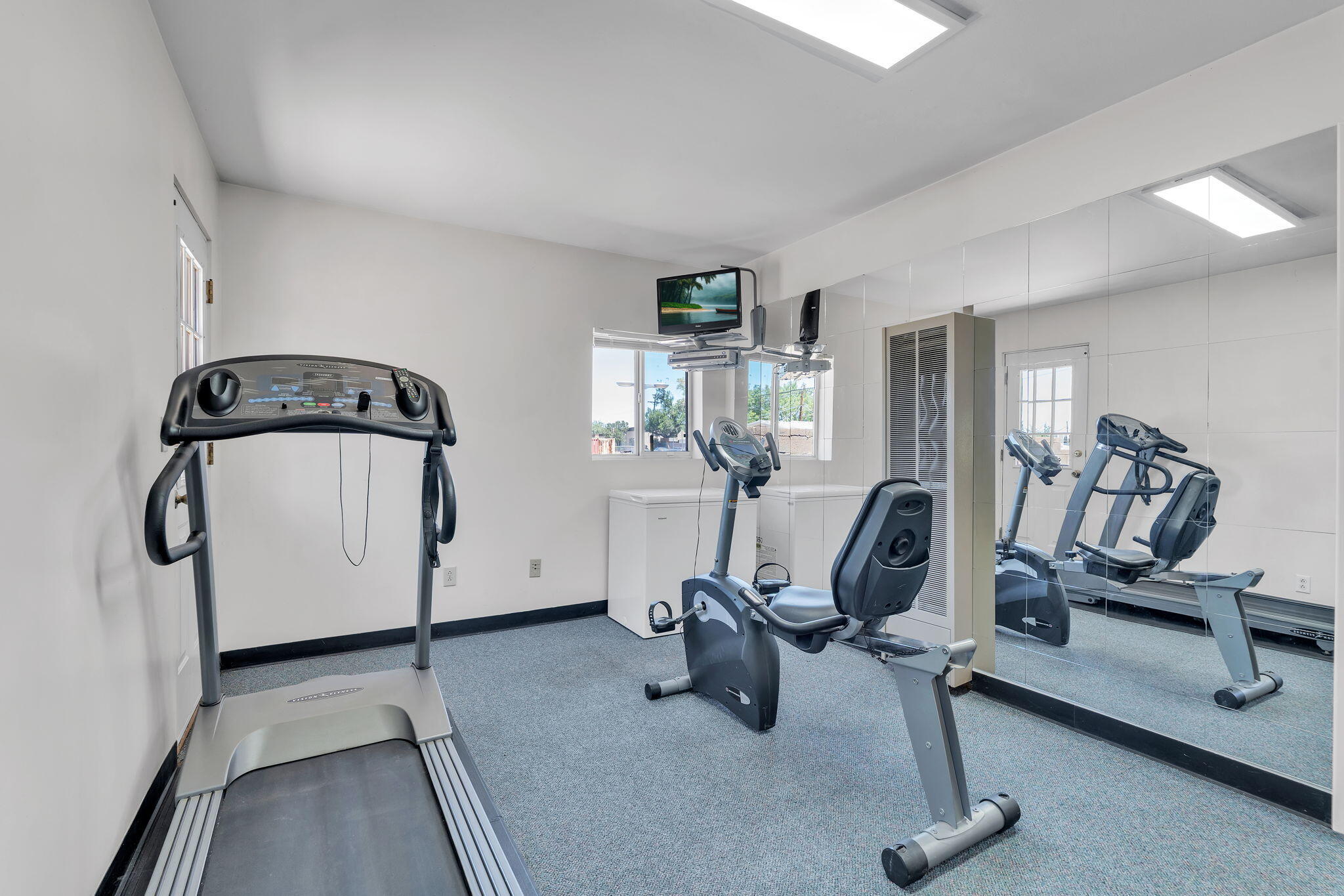 Photo 16 — 5909 Woodford Drive NE