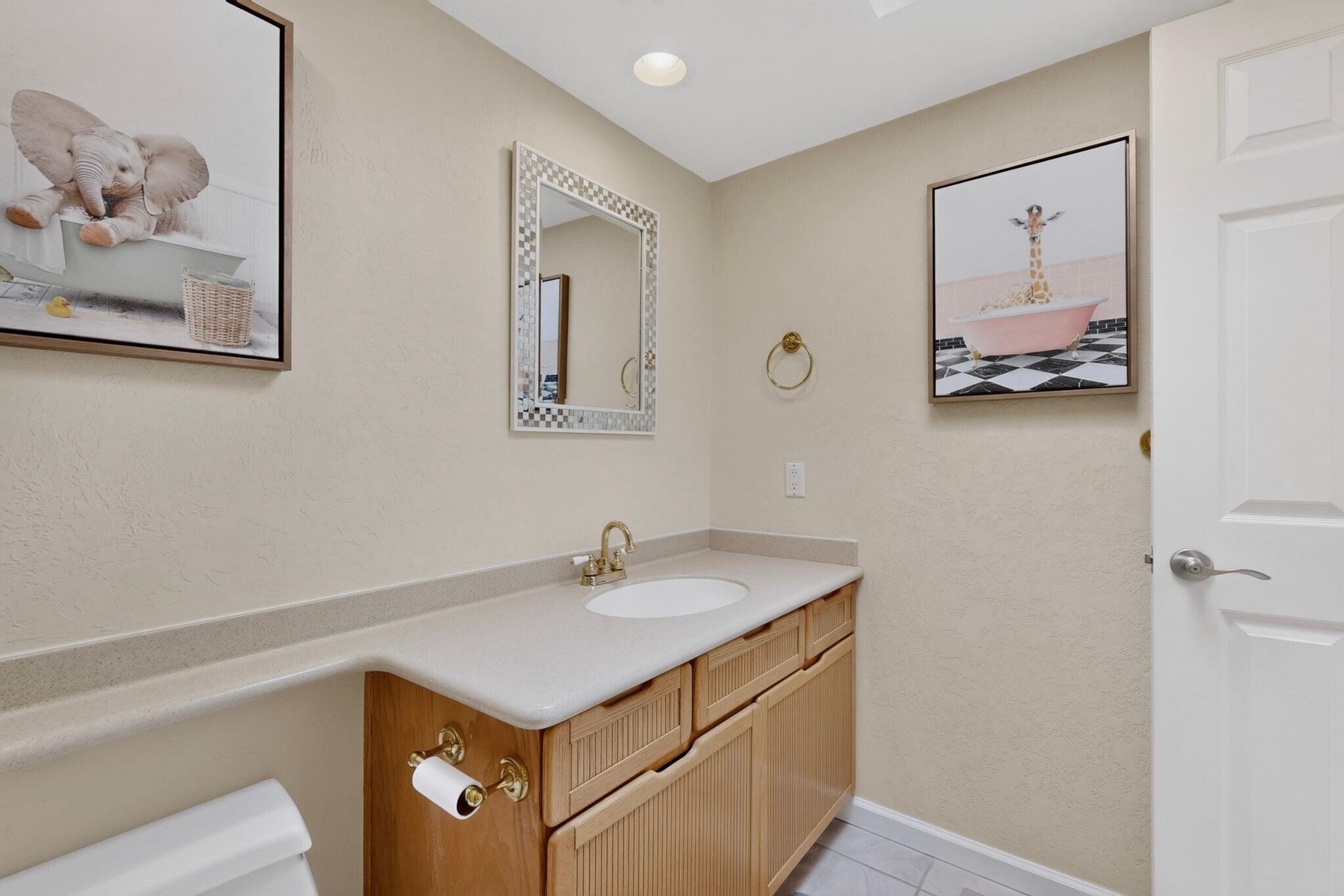 Photo 2 — 5912 Canyon Crest Place NE