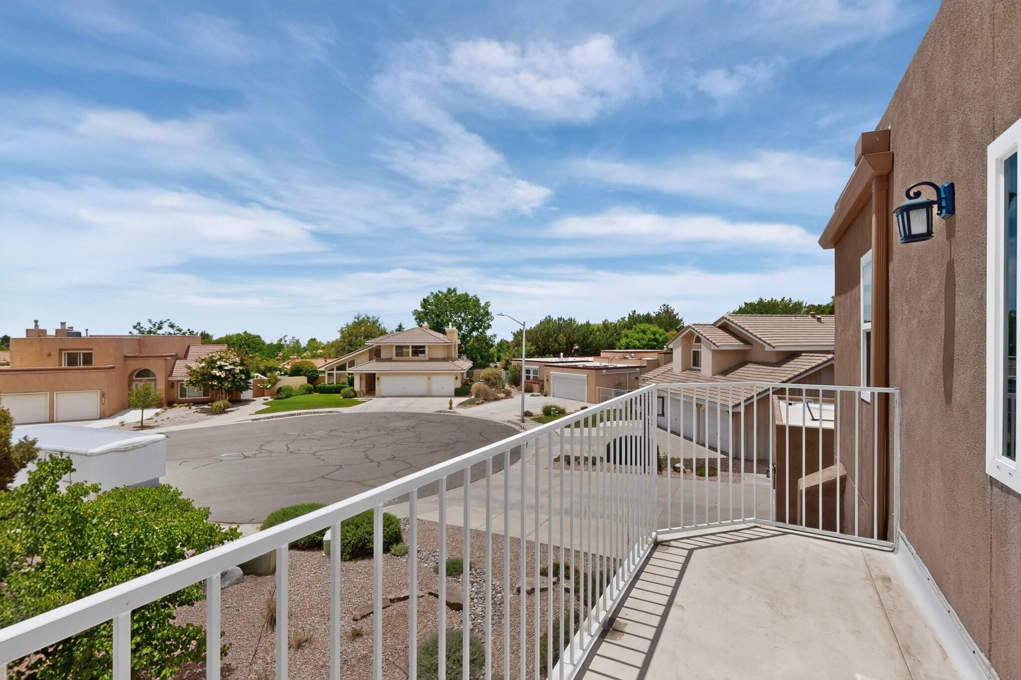 Photo 17 — 5912 Canyon Crest Place NE