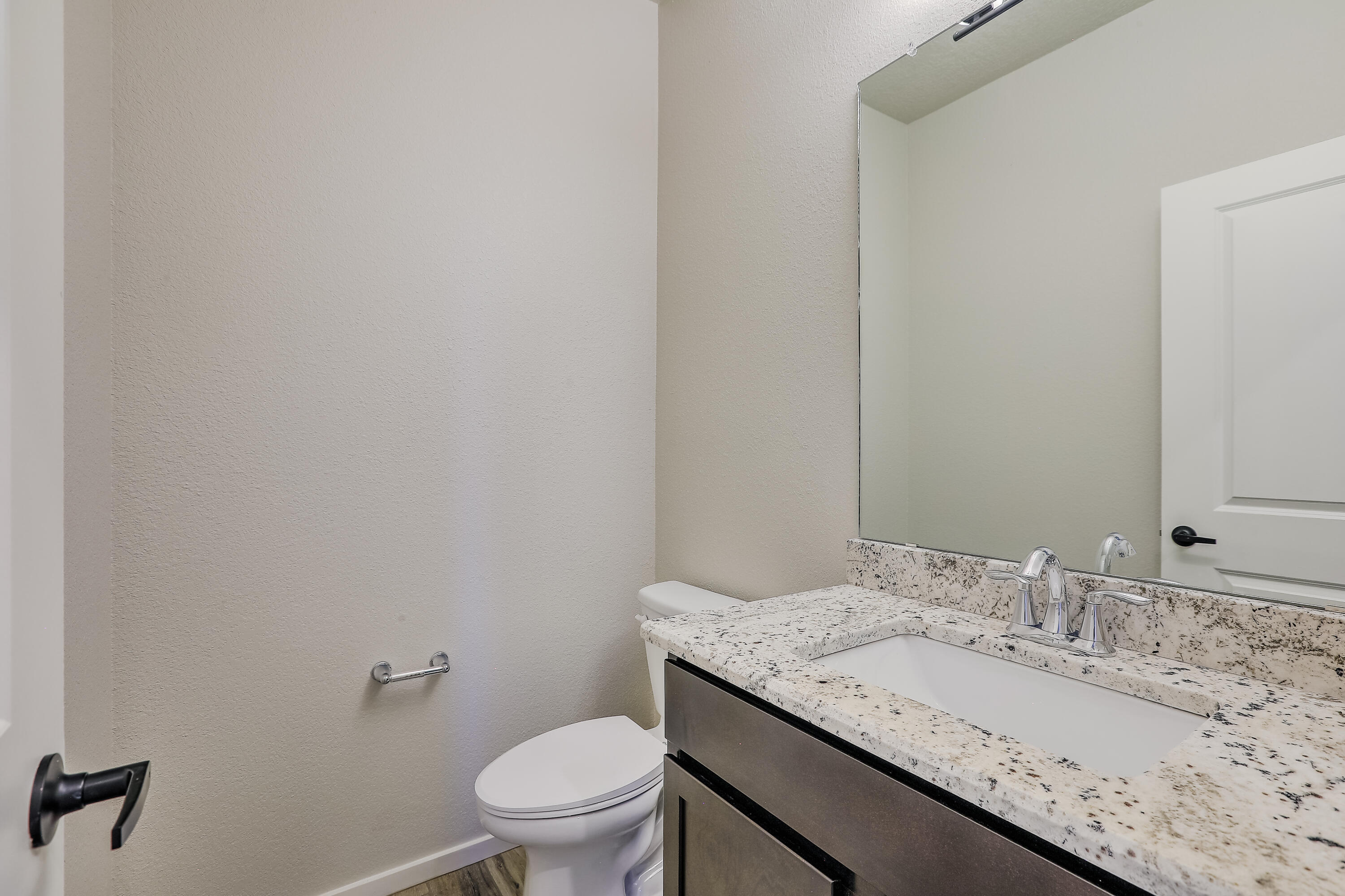 Photo 4 — 6621 Icarian Road NE