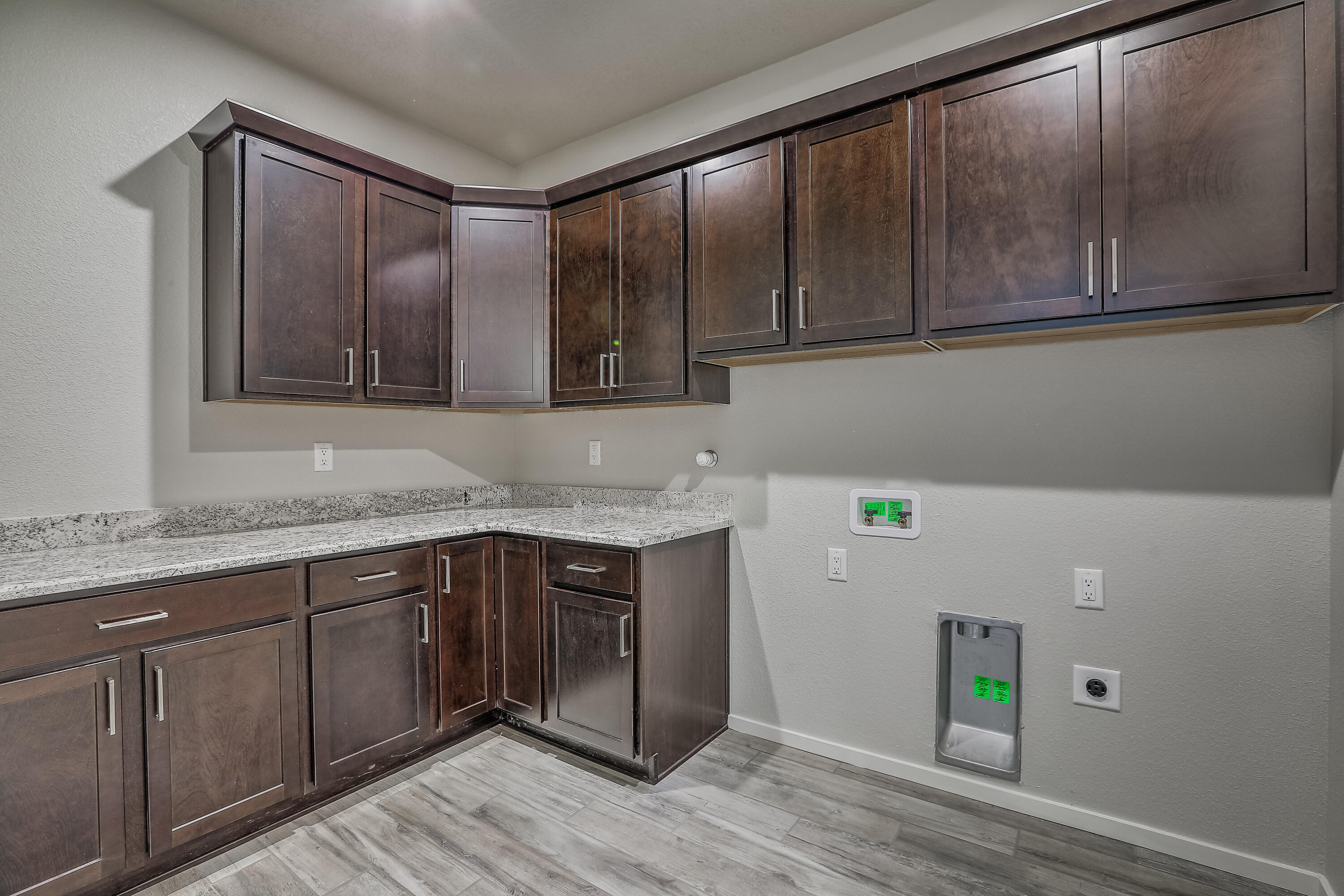 Photo 5 — 6621 Icarian Road NE