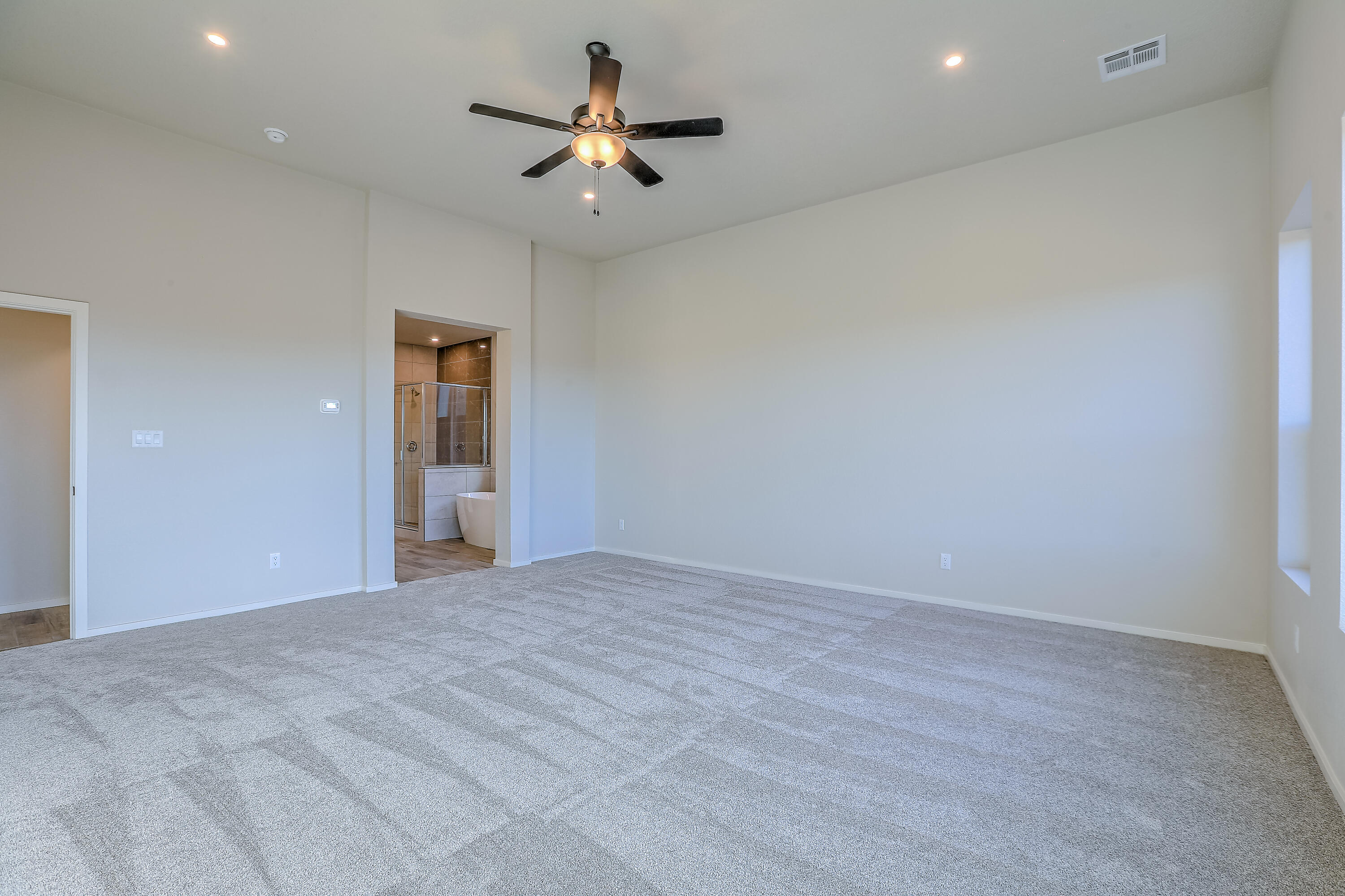 Photo 7 — 6621 Icarian Road NE