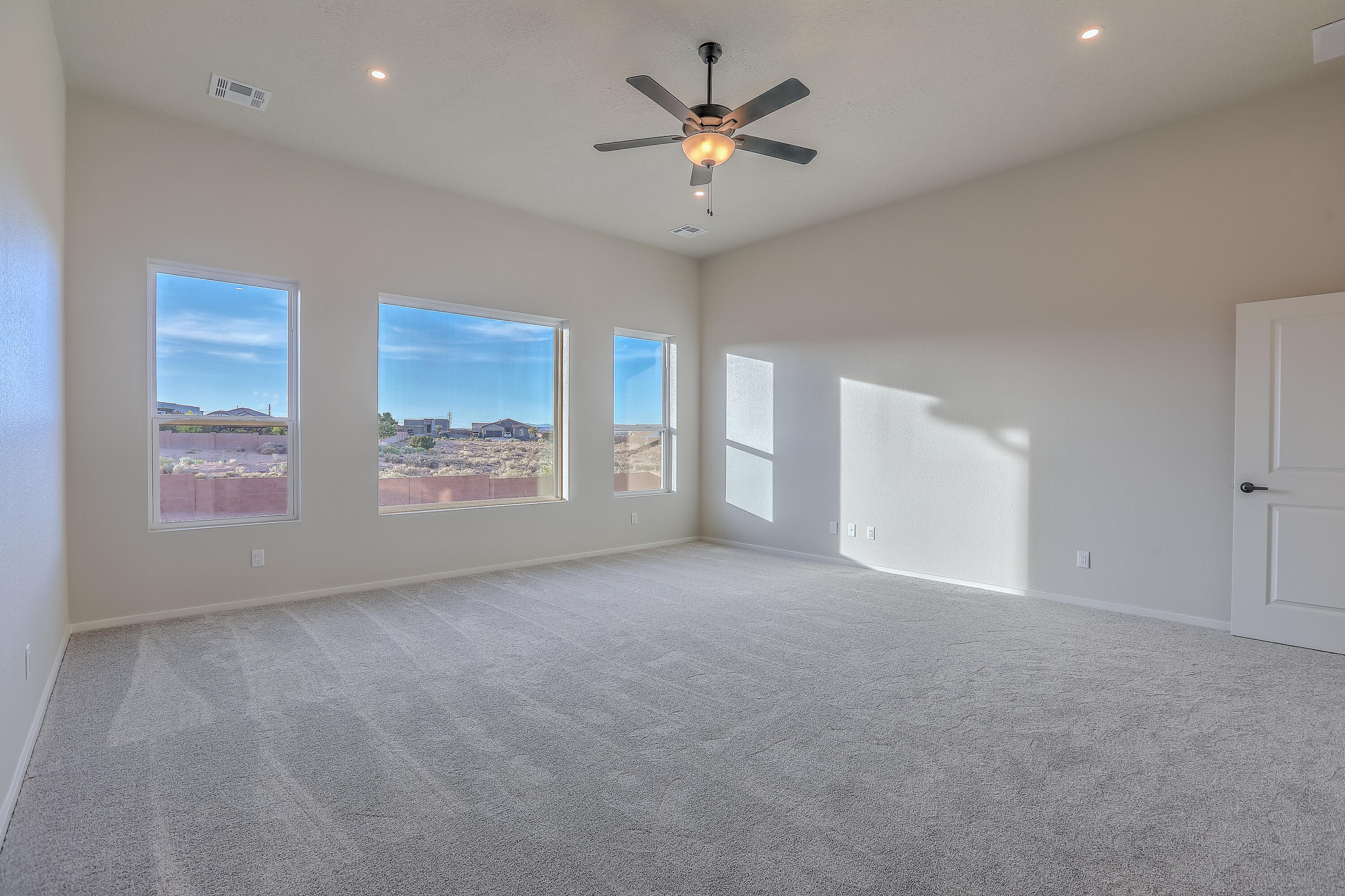 Photo 8 — 6621 Icarian Road NE