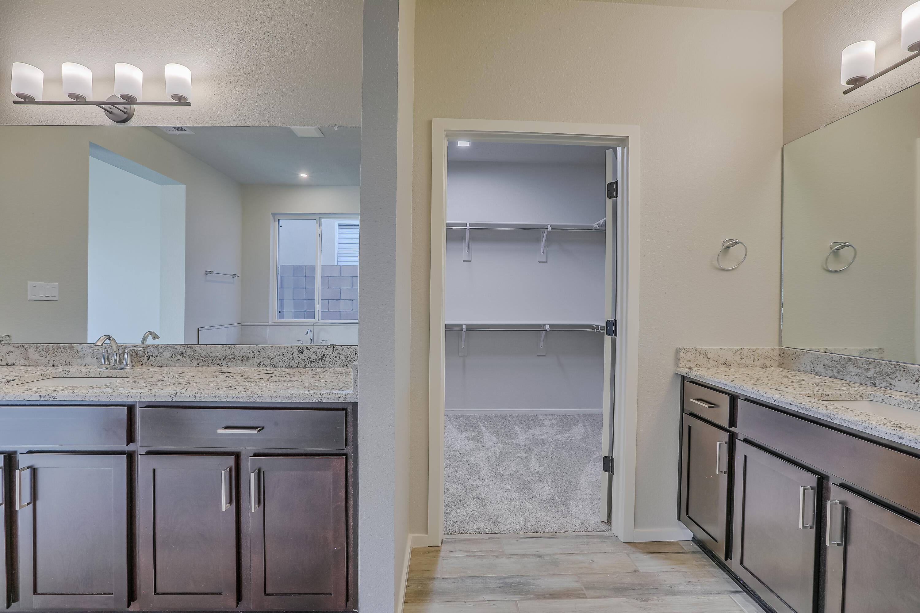 Photo 10 — 6621 Icarian Road NE
