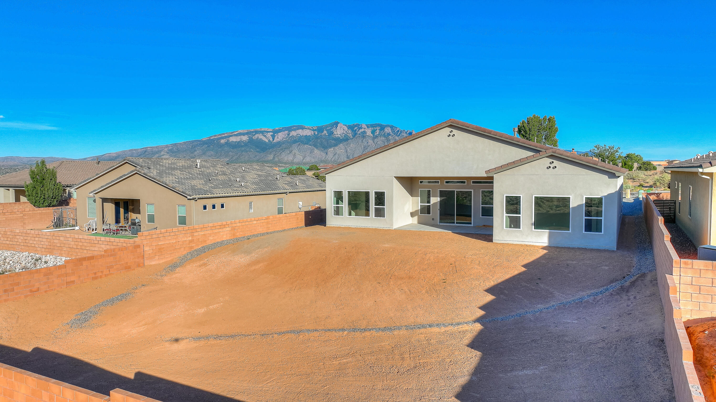 Photo 13 — 6621 Icarian Road NE