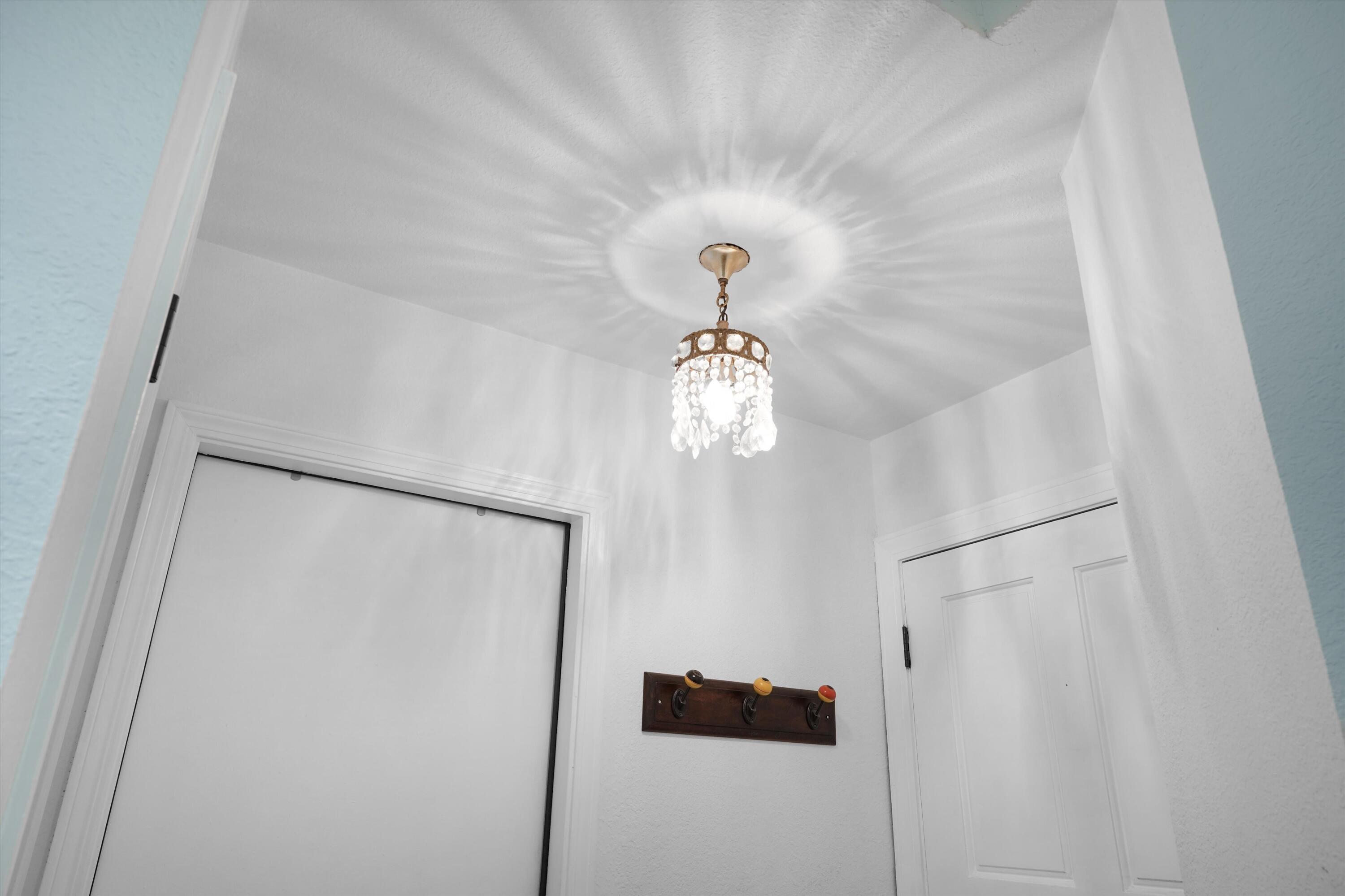 Photo 10 — 5227 Saratoga Drive NW