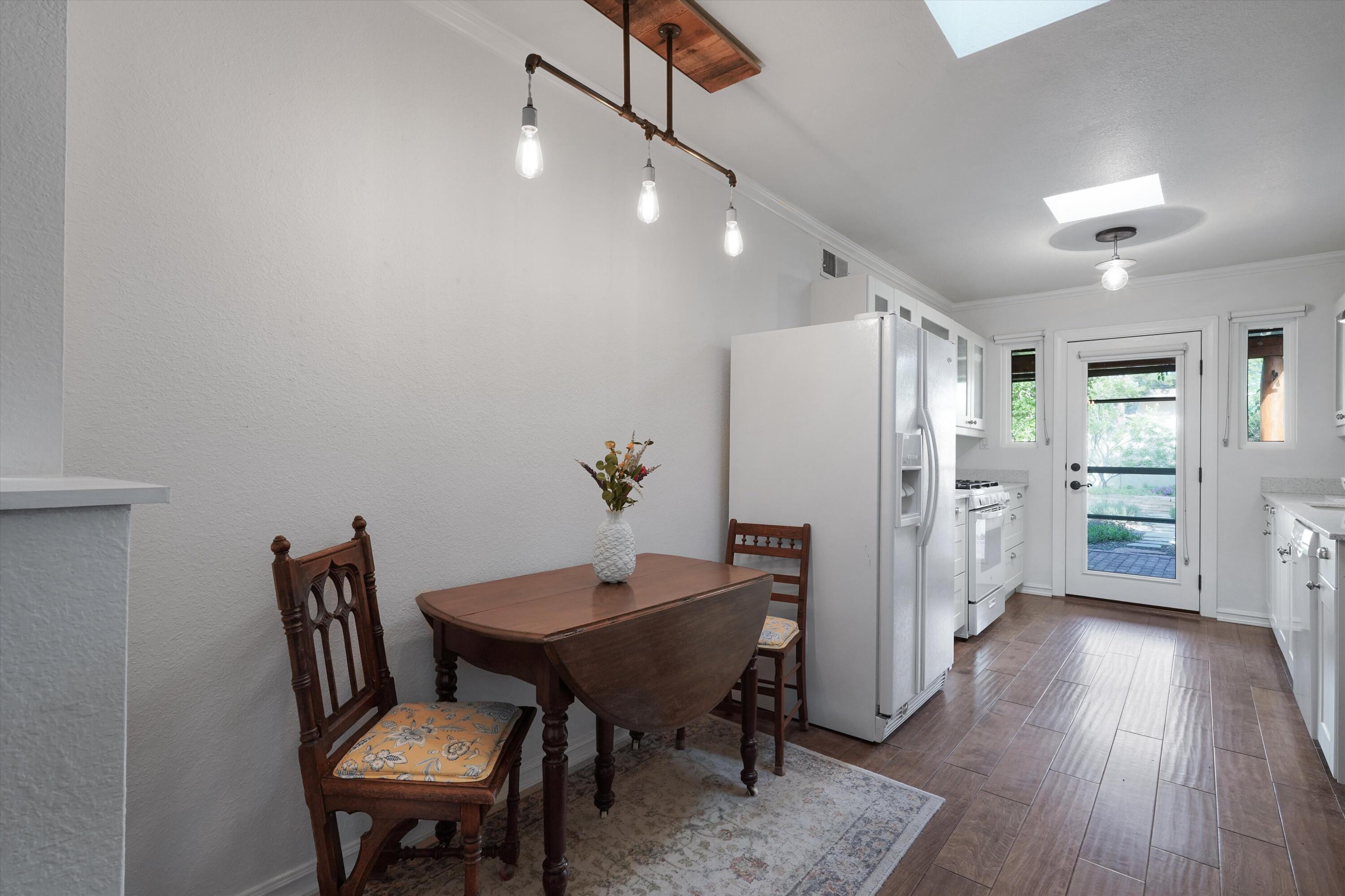 Photo 12 — 5227 Saratoga Drive NW