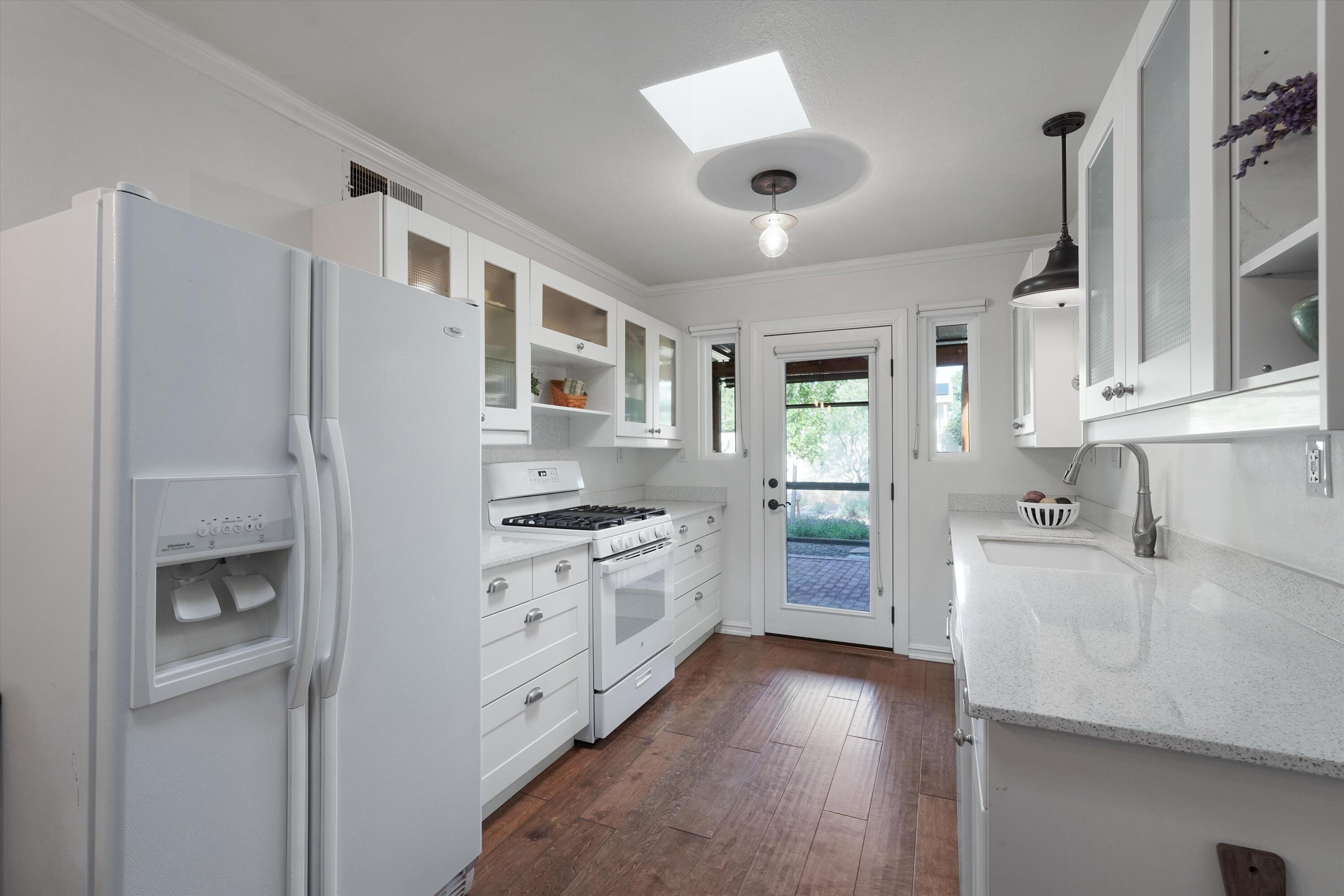 Photo 14 — 5227 Saratoga Drive NW