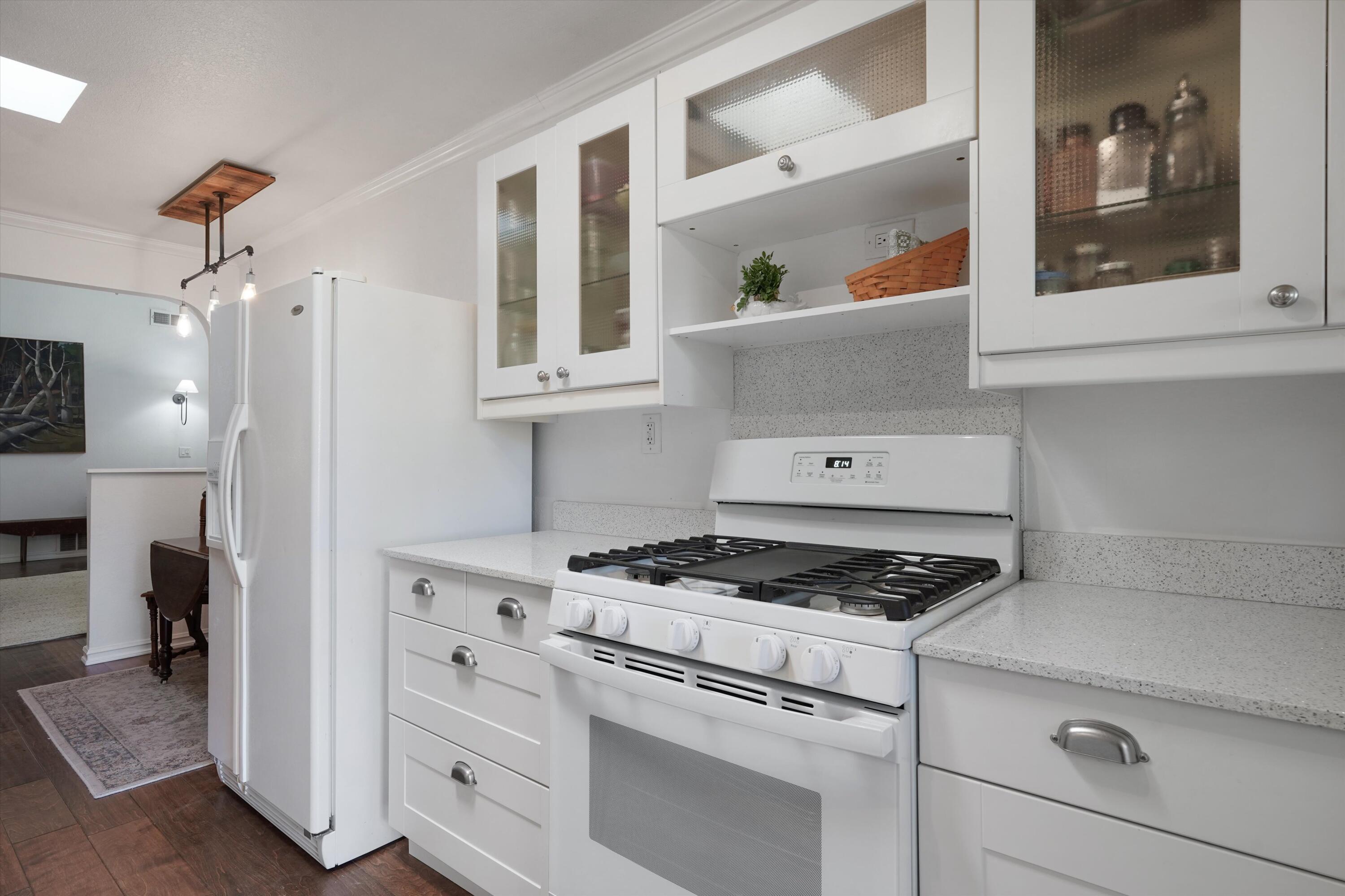 Photo 15 — 5227 Saratoga Drive NW