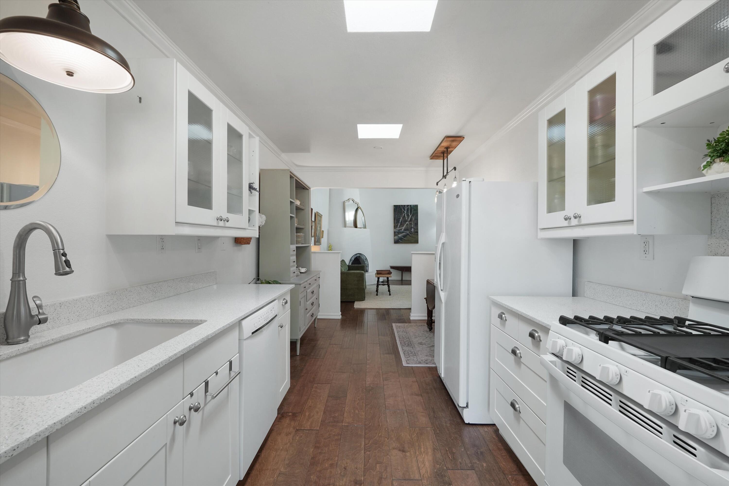 Photo 16 — 5227 Saratoga Drive NW
