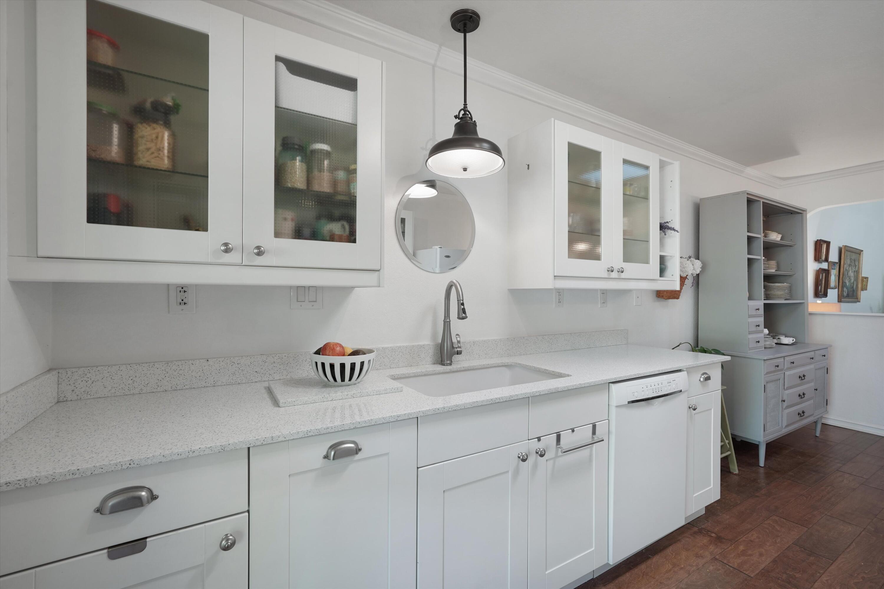 Photo 17 — 5227 Saratoga Drive NW