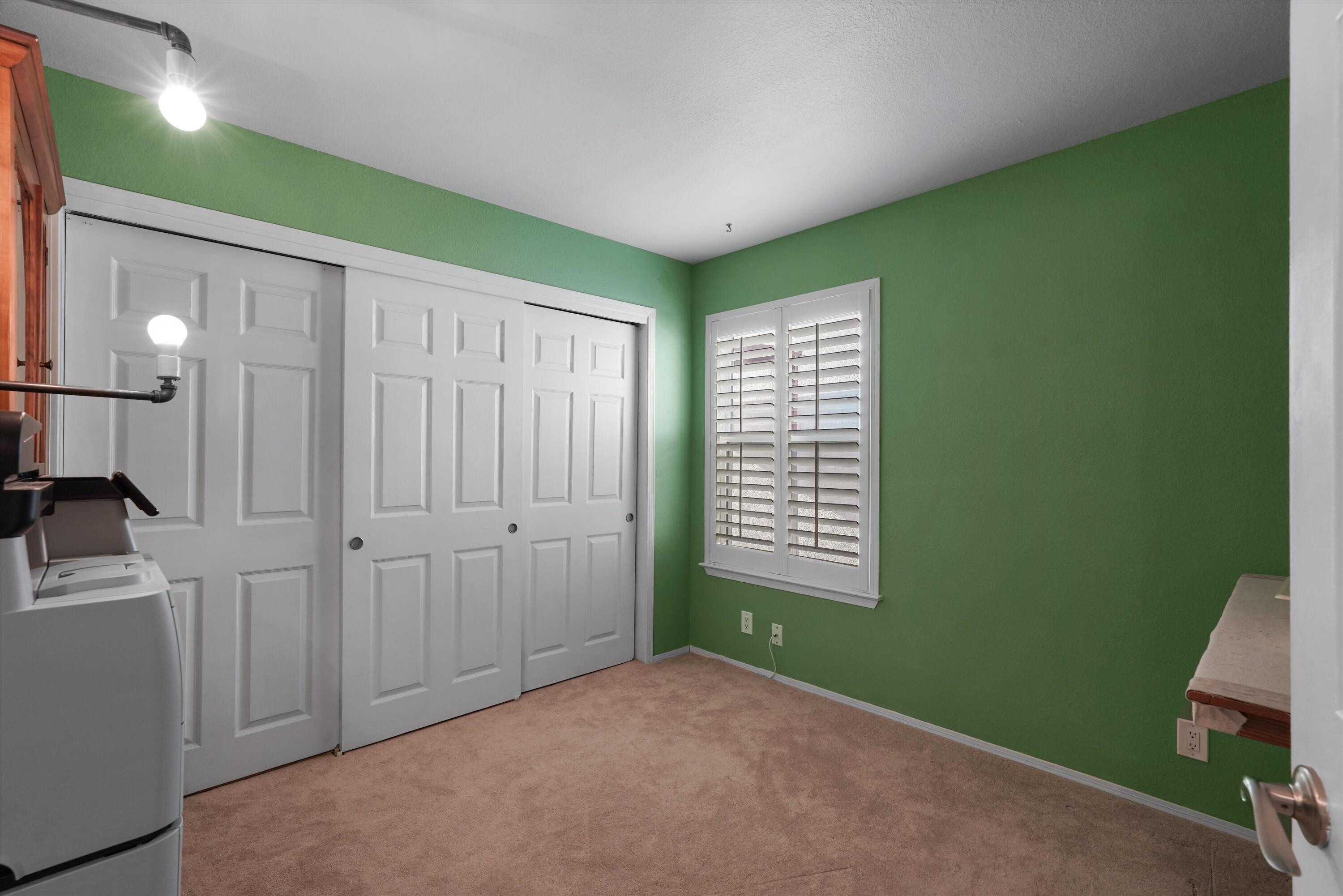 Photo 18 — 5227 Saratoga Drive NW