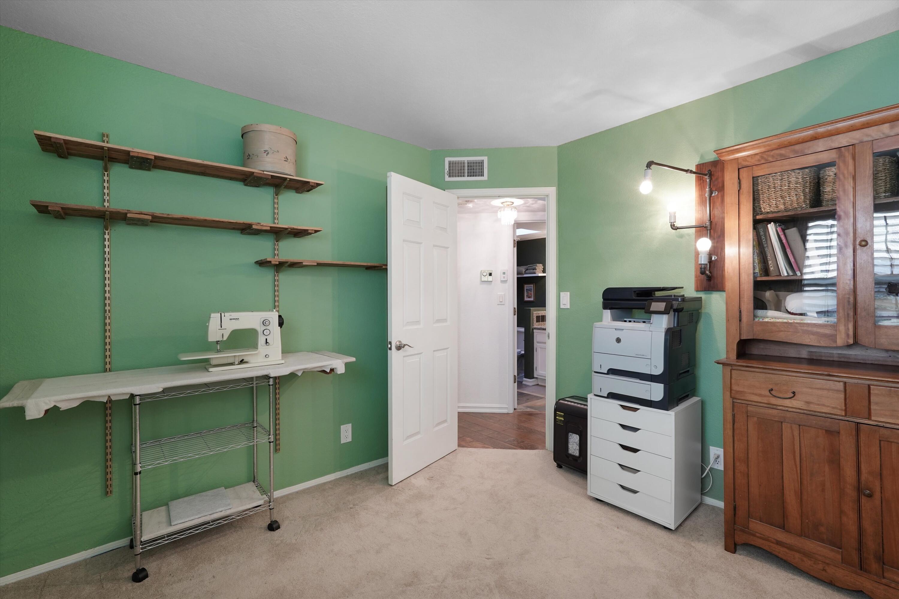 Photo 19 — 5227 Saratoga Drive NW
