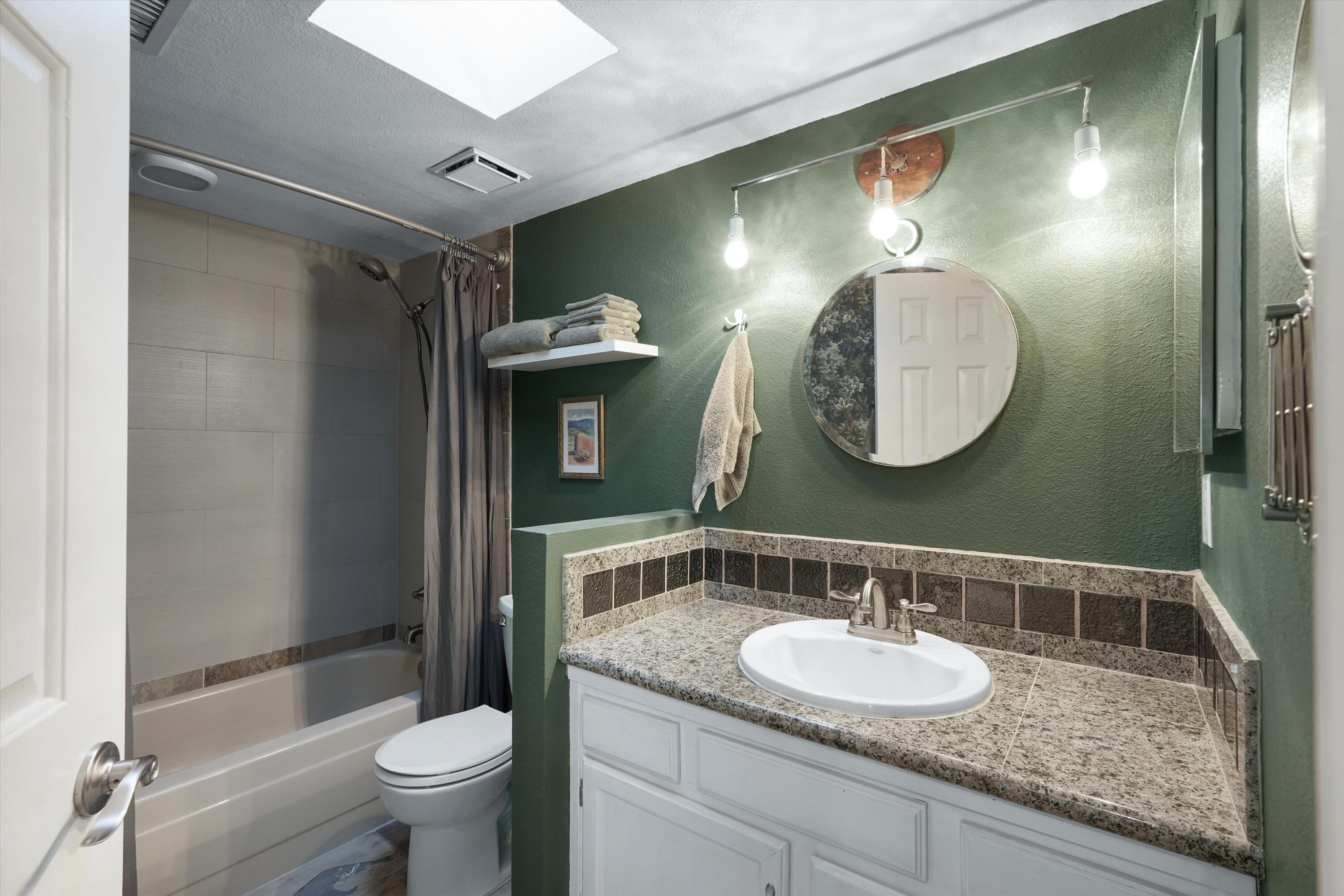 Photo 20 — 5227 Saratoga Drive NW