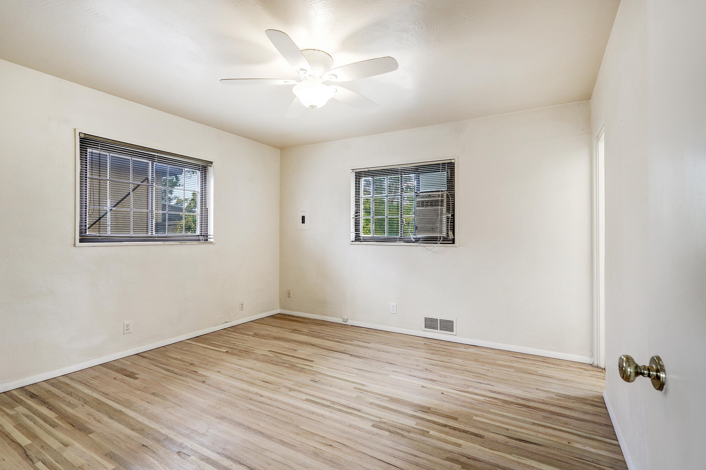 Photo 4 — 1317 Parsifal Street NE