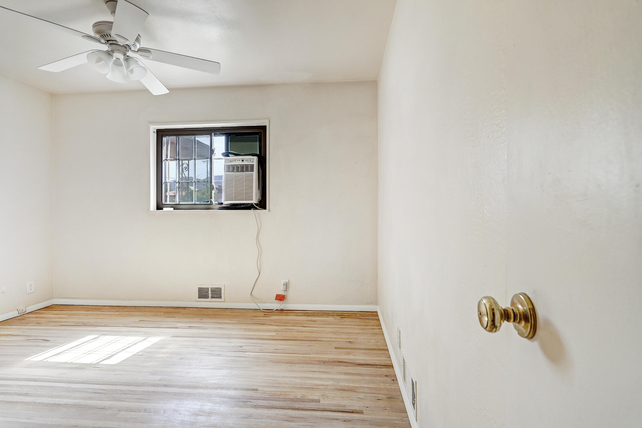 Photo 7 — 1317 Parsifal Street NE