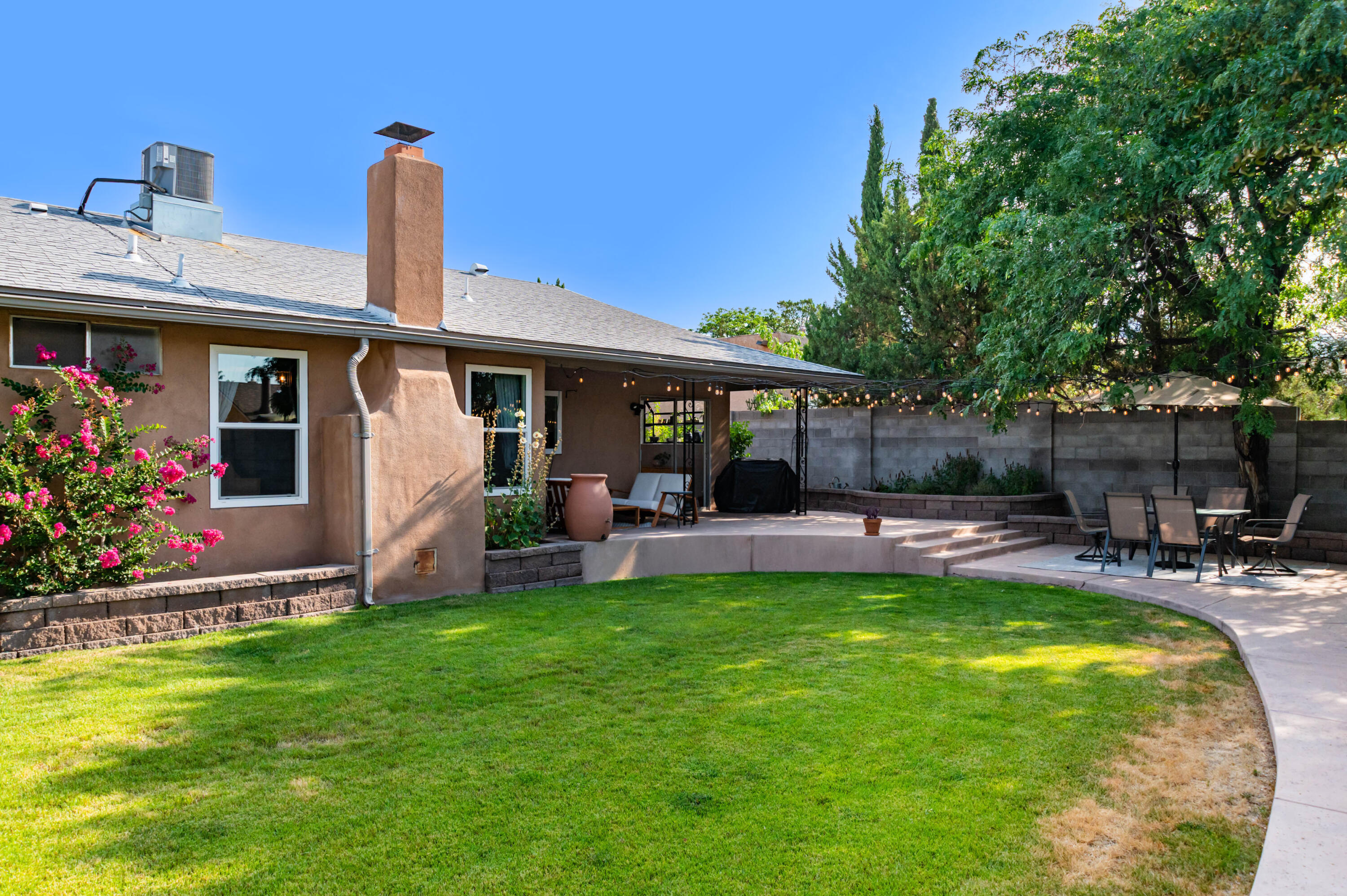Photo 13 — 9600 Lona Lane NE