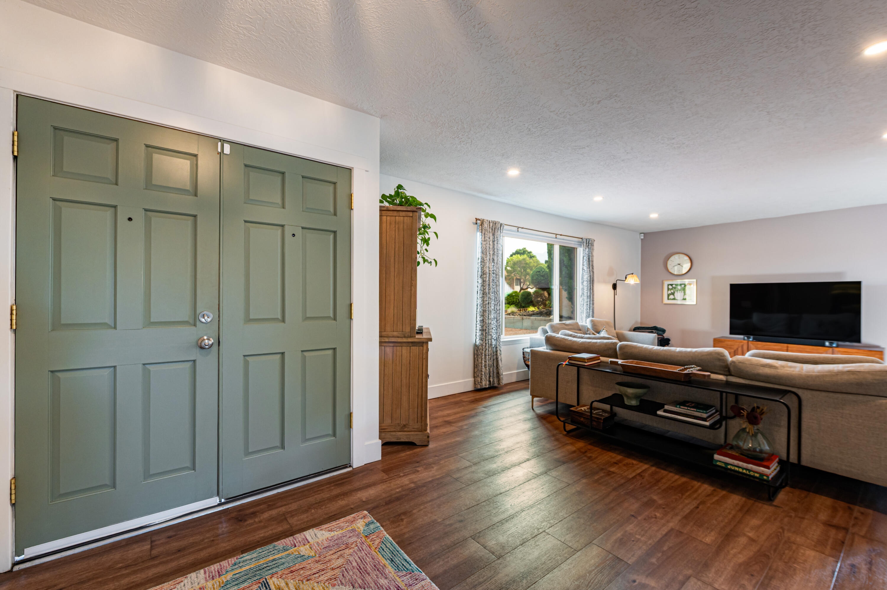 Photo 17 — 9600 Lona Lane NE