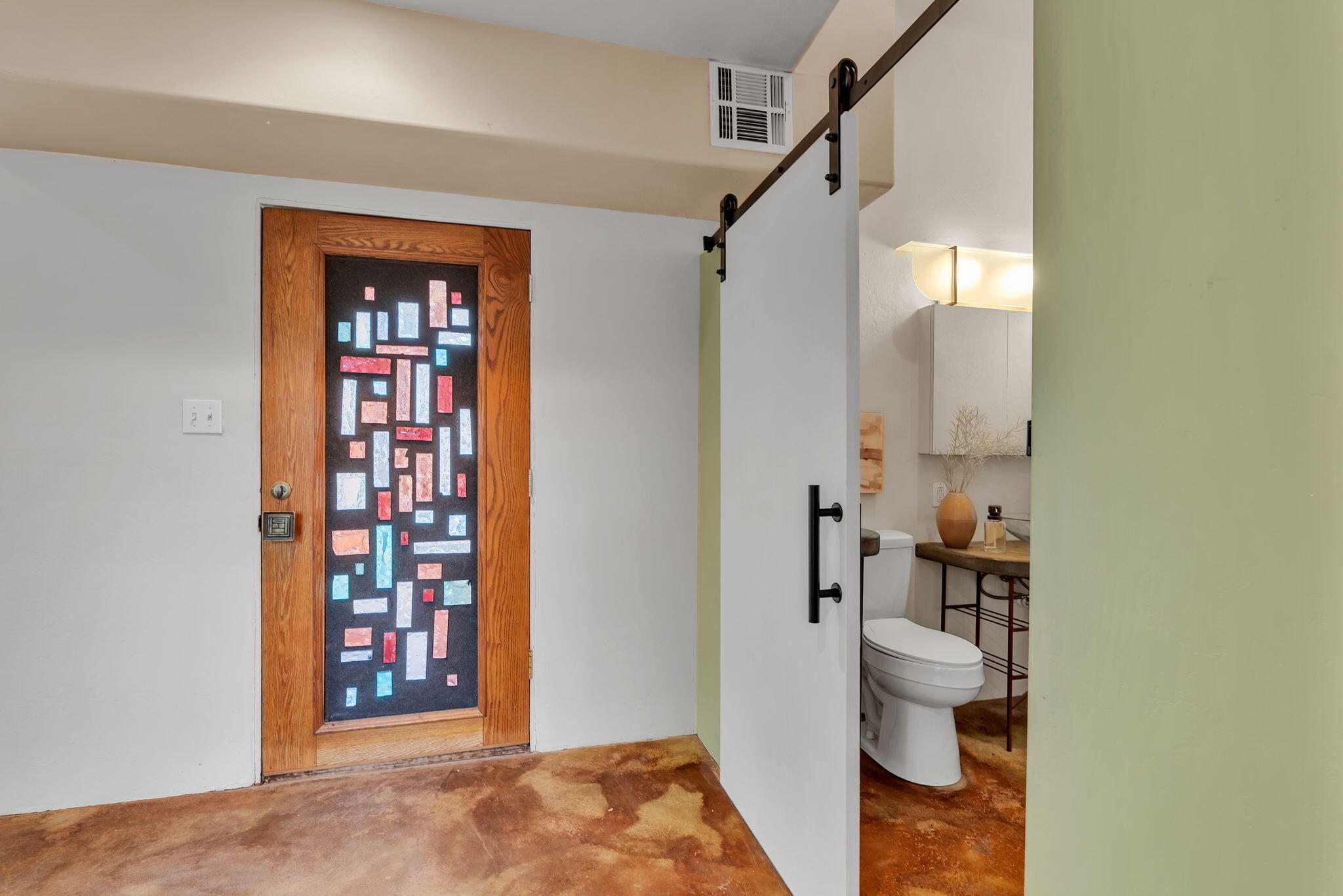 Photo 3 — 520 Luna Boulevard NW