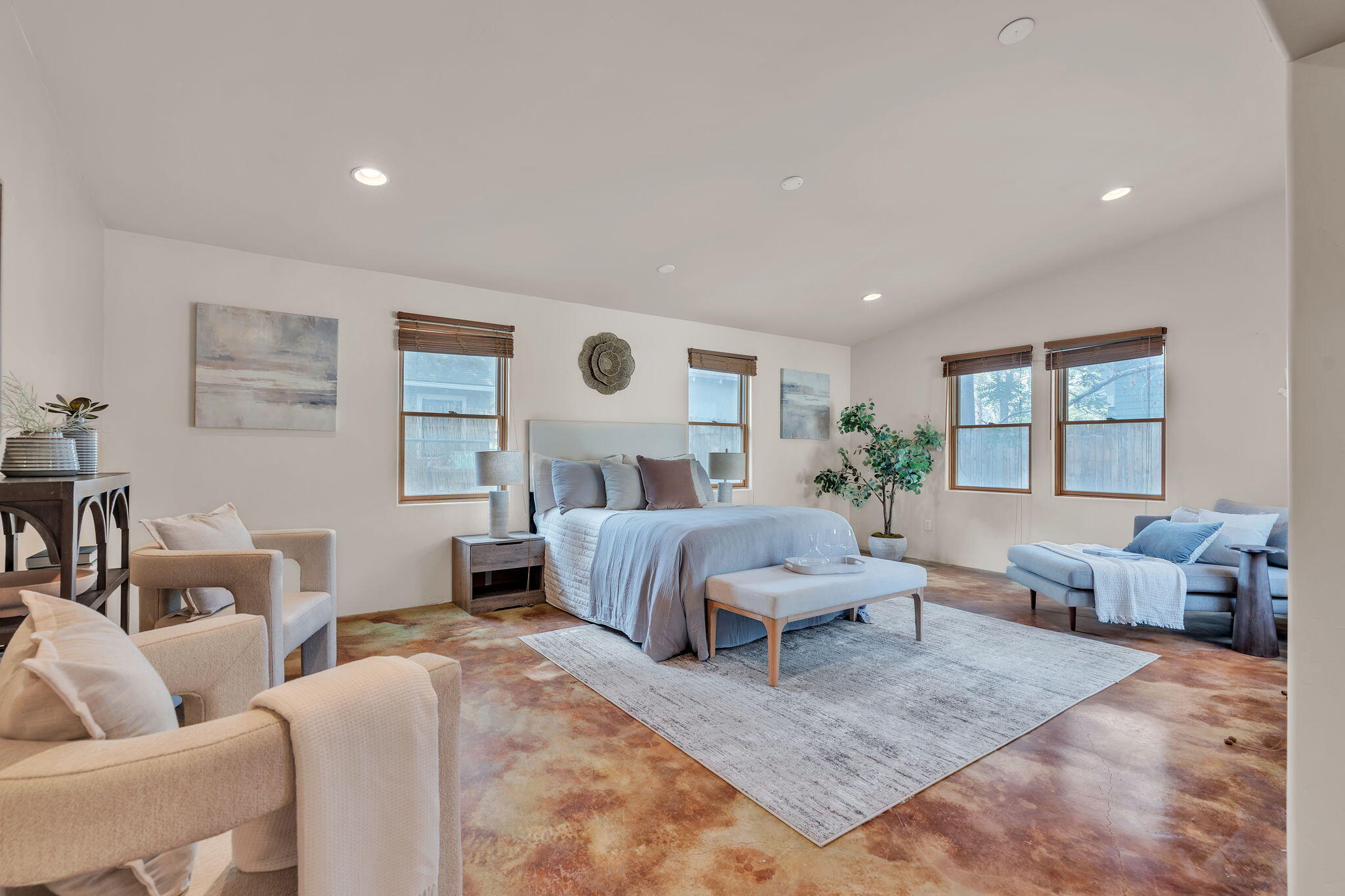 Photo 6 — 520 Luna Boulevard NW