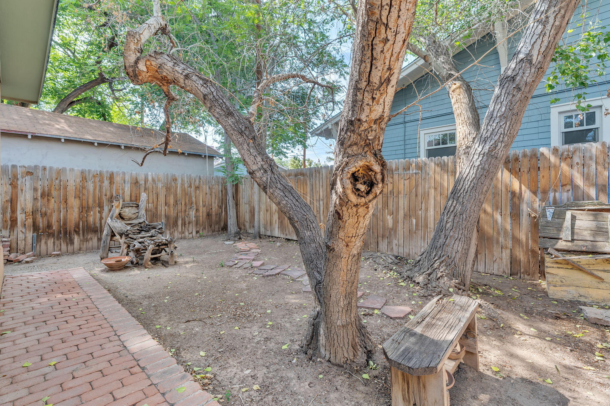 Photo 10 — 520 Luna Boulevard NW