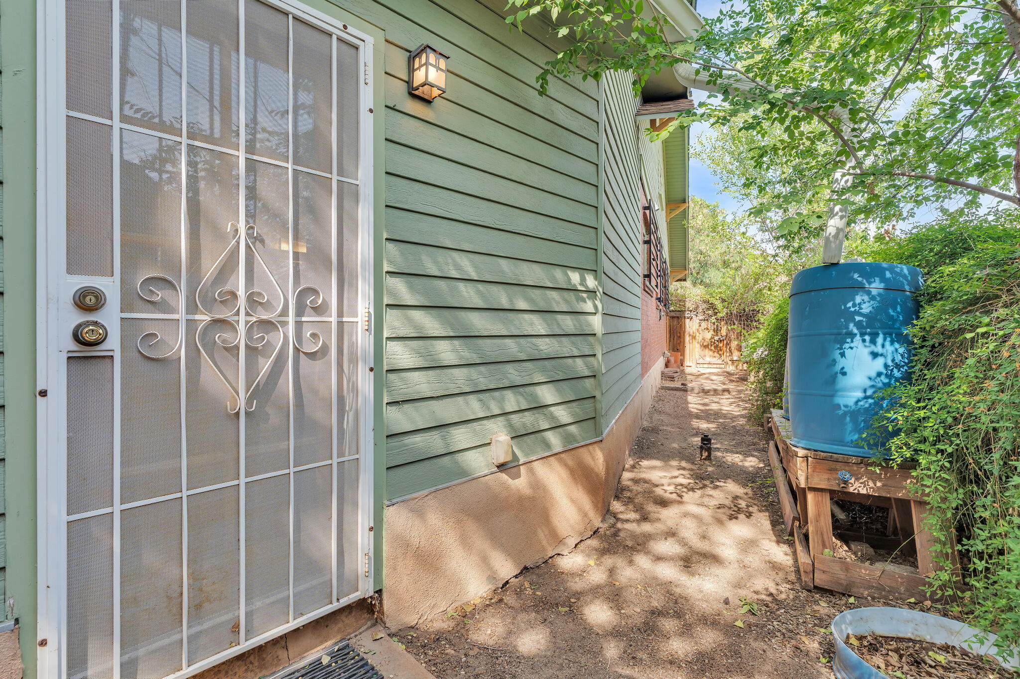 Photo 15 — 520 Luna Boulevard NW