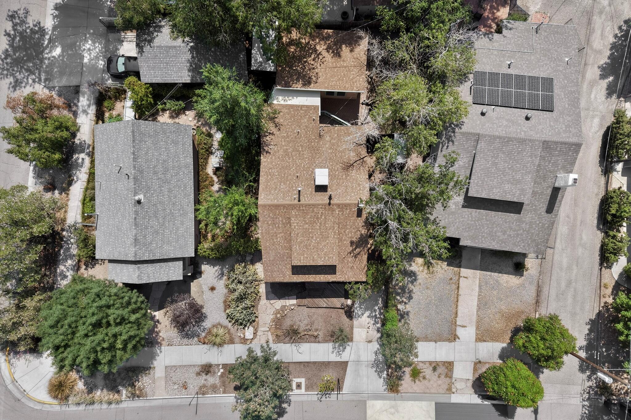 Photo 20 — 520 Luna Boulevard NW