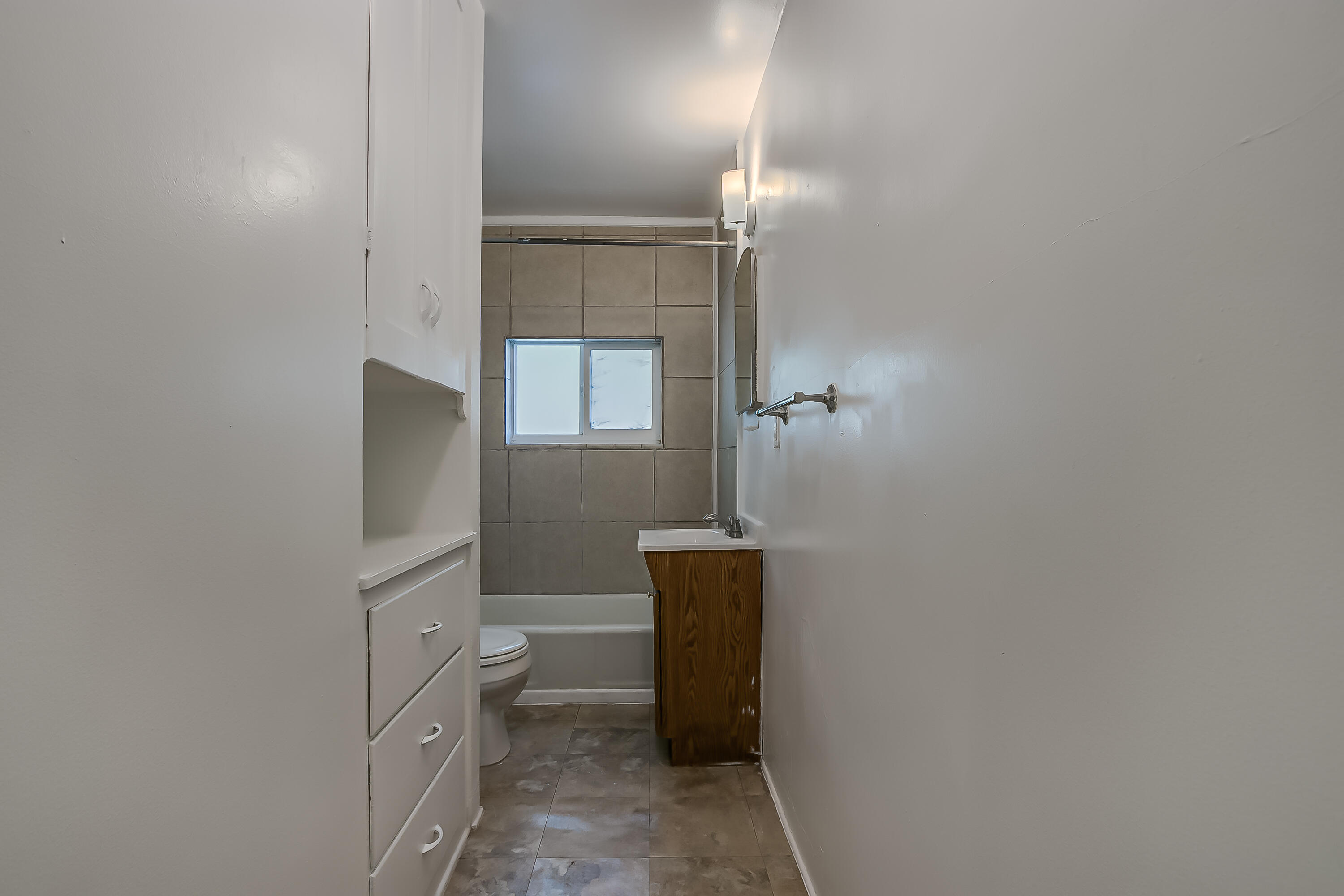 Photo 17 — 1407,1409 Hazeldine Avenue SE