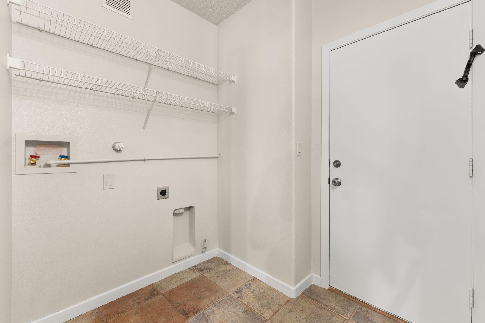 Photo 13 — 2105 Palenque Drive SE