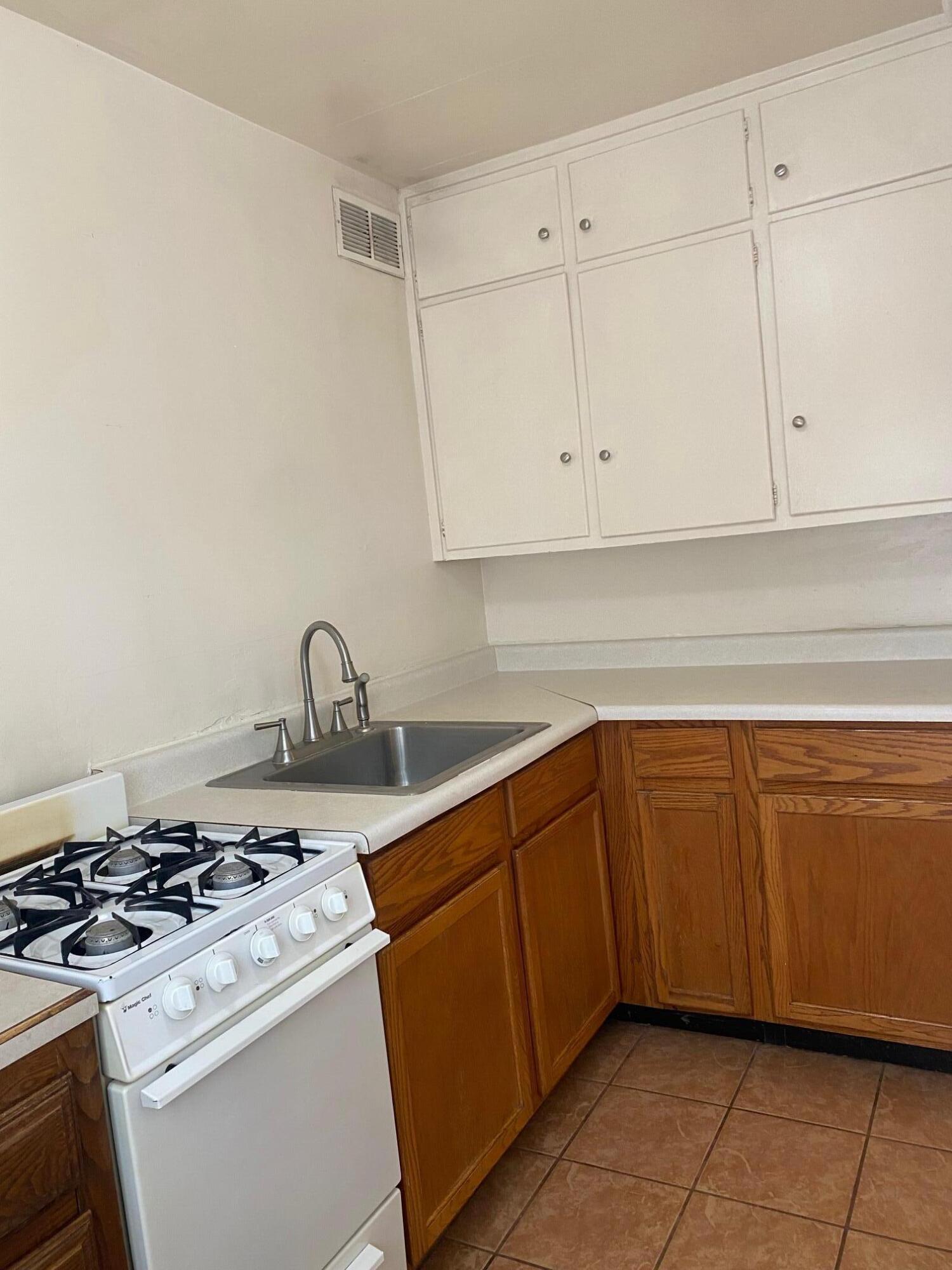 Photo 17 — 3434 Smith Avenue SE B