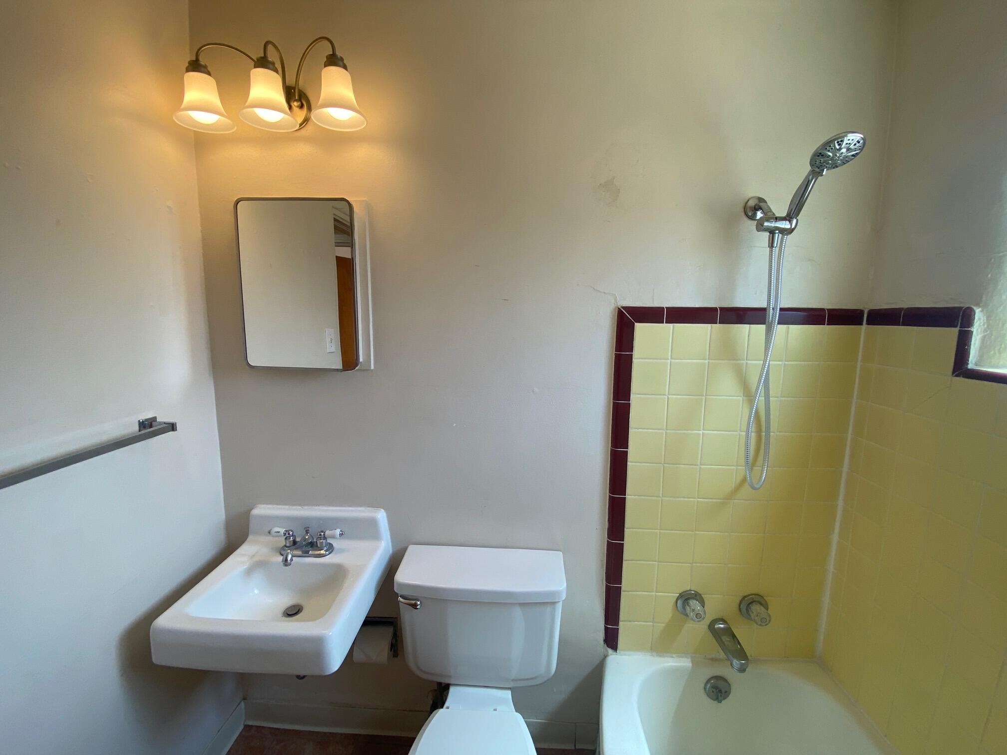 Photo 10 — 3434 Smith Avenue SE B