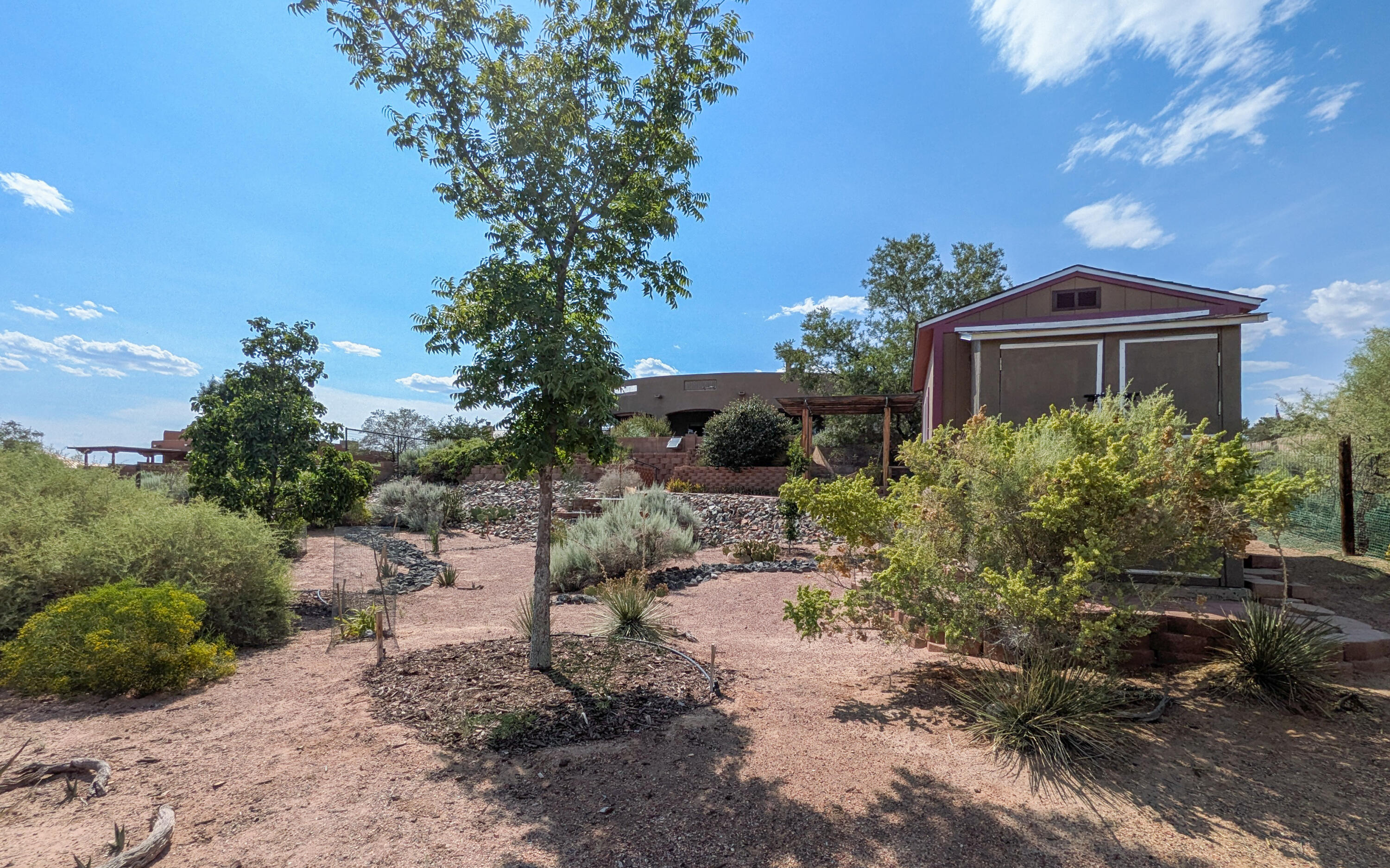 Photo 13 — 1916 Sonora Road NE