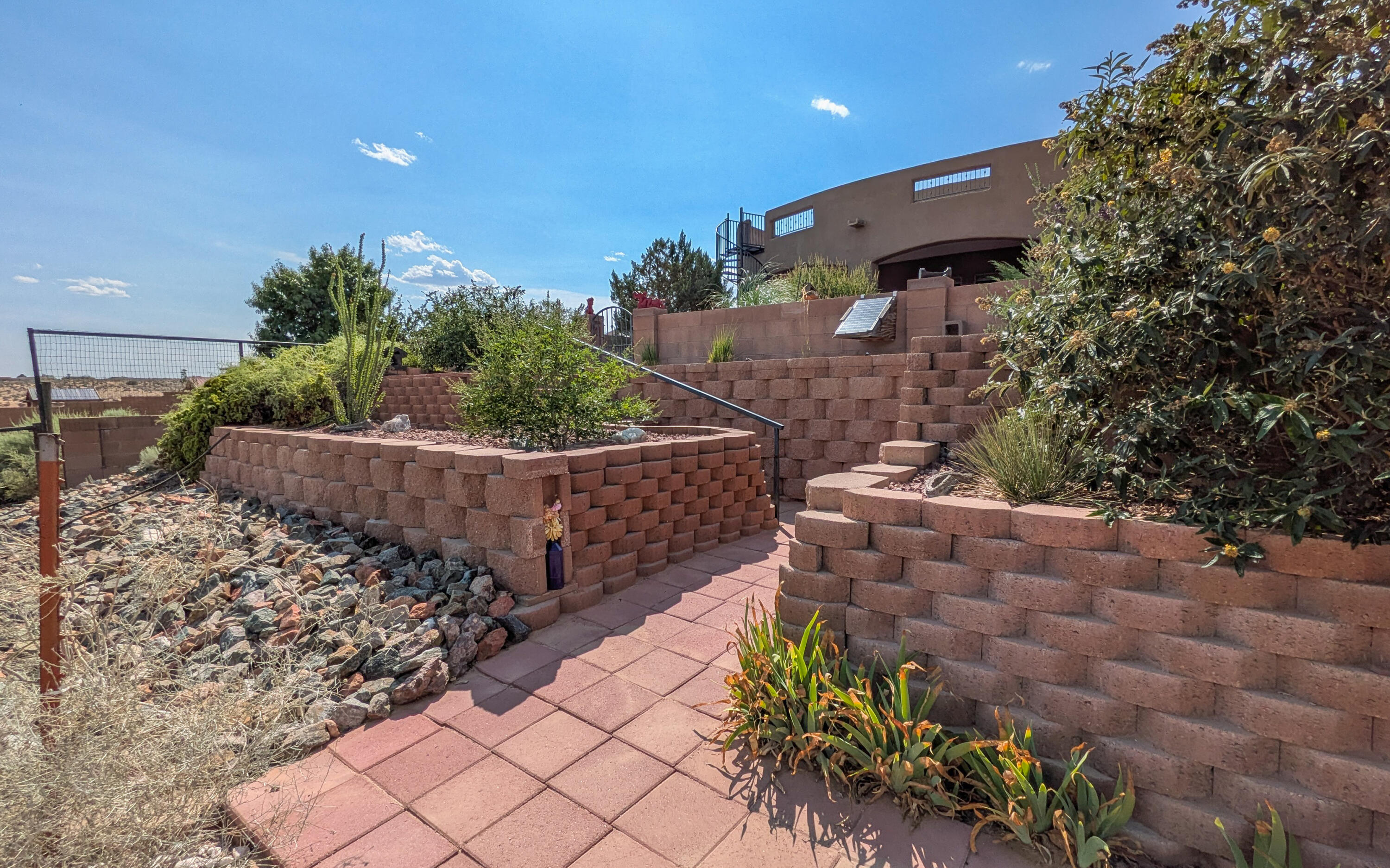 Photo 11 — 1916 Sonora Road NE
