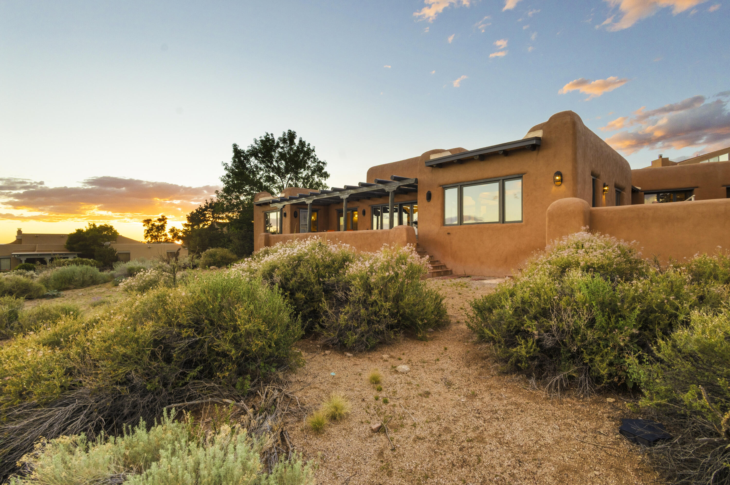Photo 15 — 72 Pinon Hill Place NE