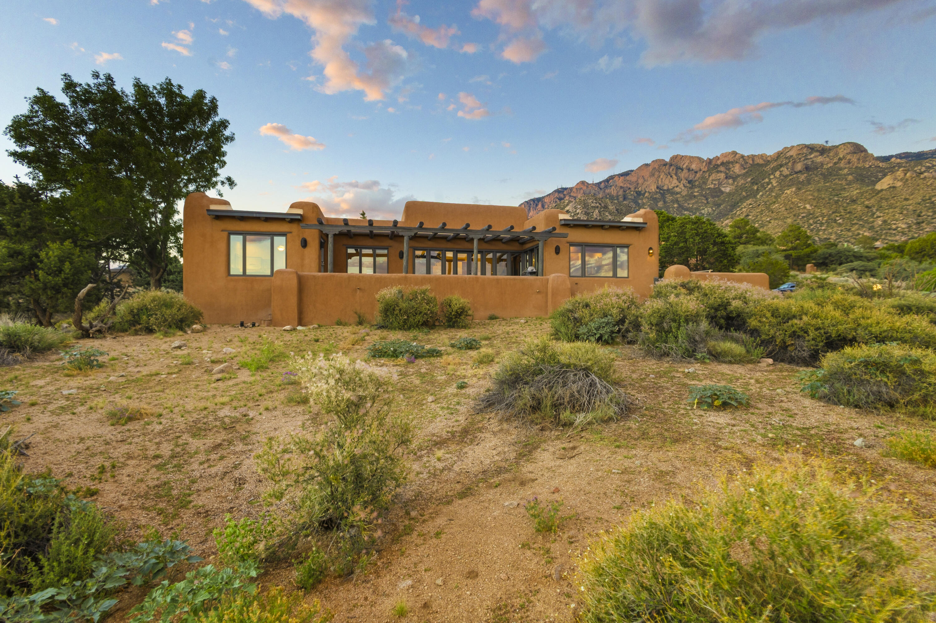 Photo 14 — 72 Pinon Hill Place NE