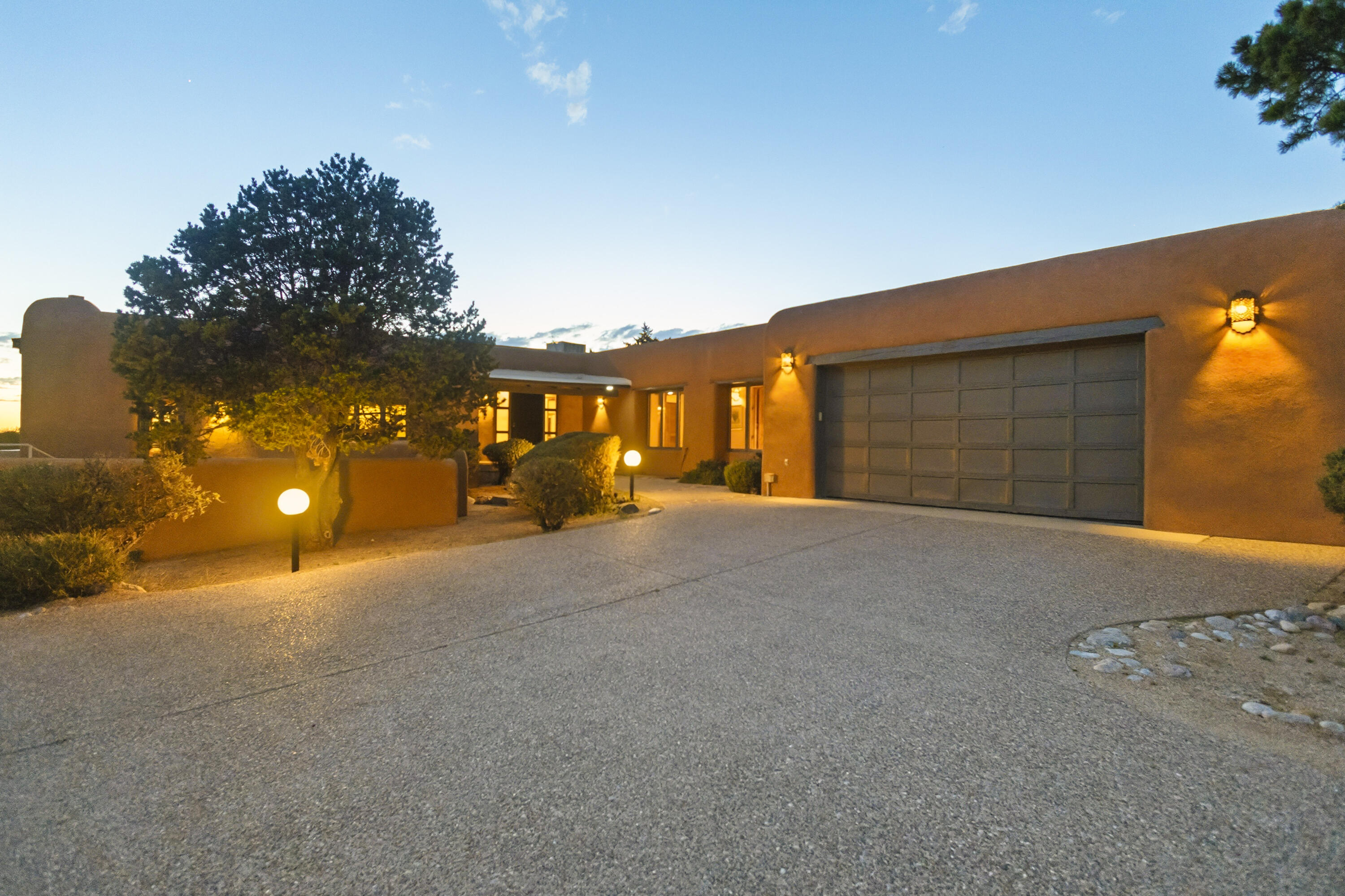 Photo 11 — 72 Pinon Hill Place NE