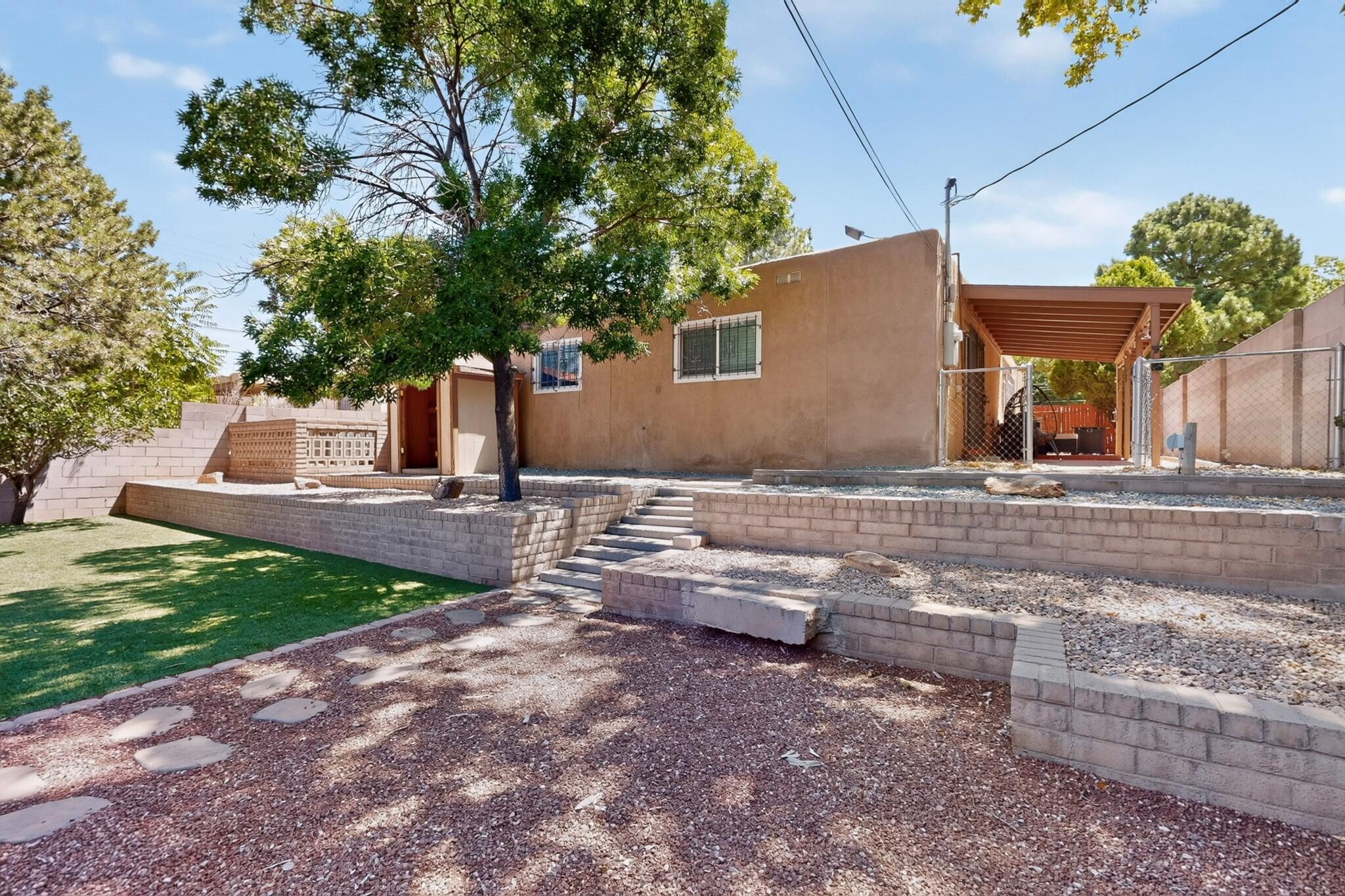 Photo 13 — 1329 Espejo Street NE