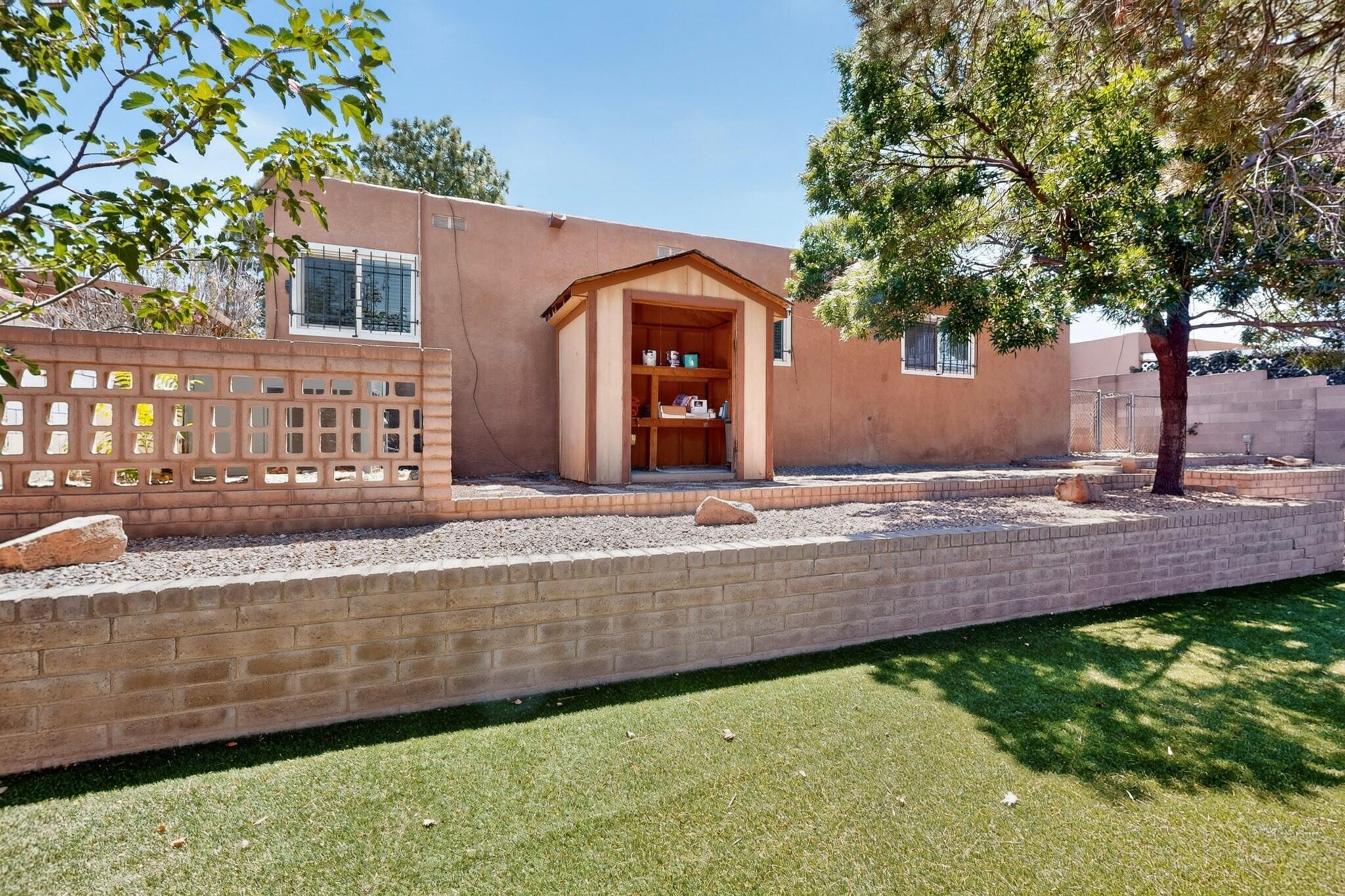 Photo 12 — 1329 Espejo Street NE