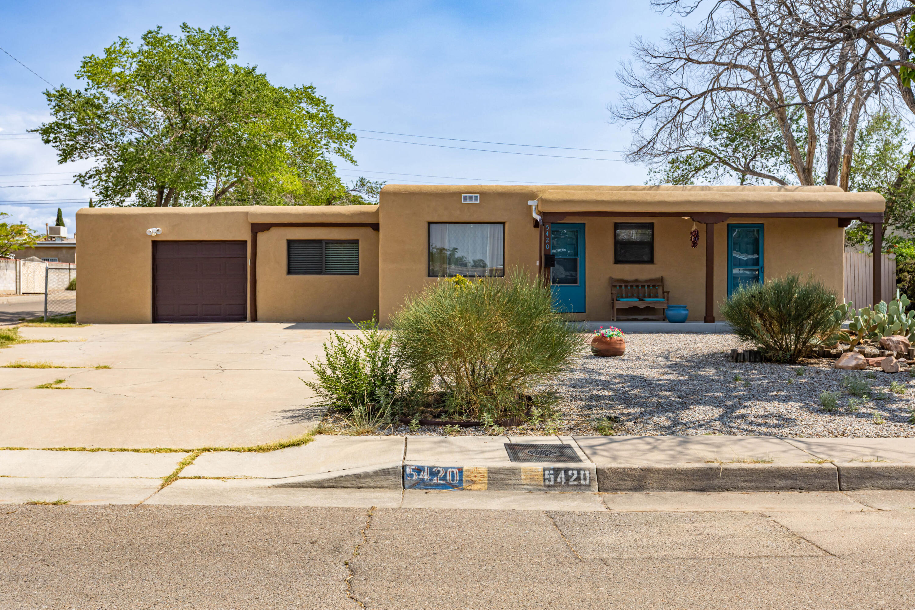 5420 Mountain Road NE, Albuquerque, NM 87110