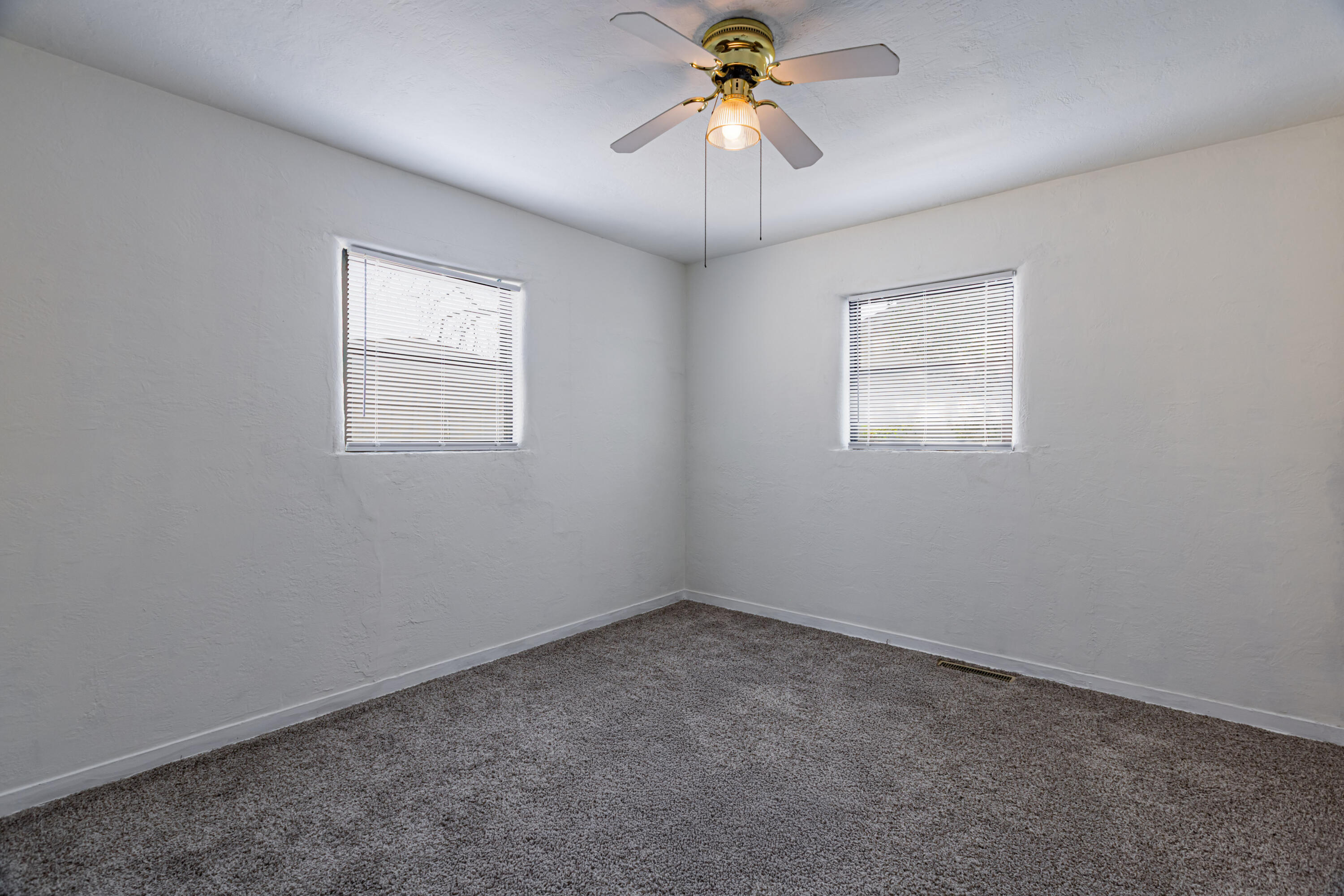 Photo 11 — 5420 Mountain Road NE
