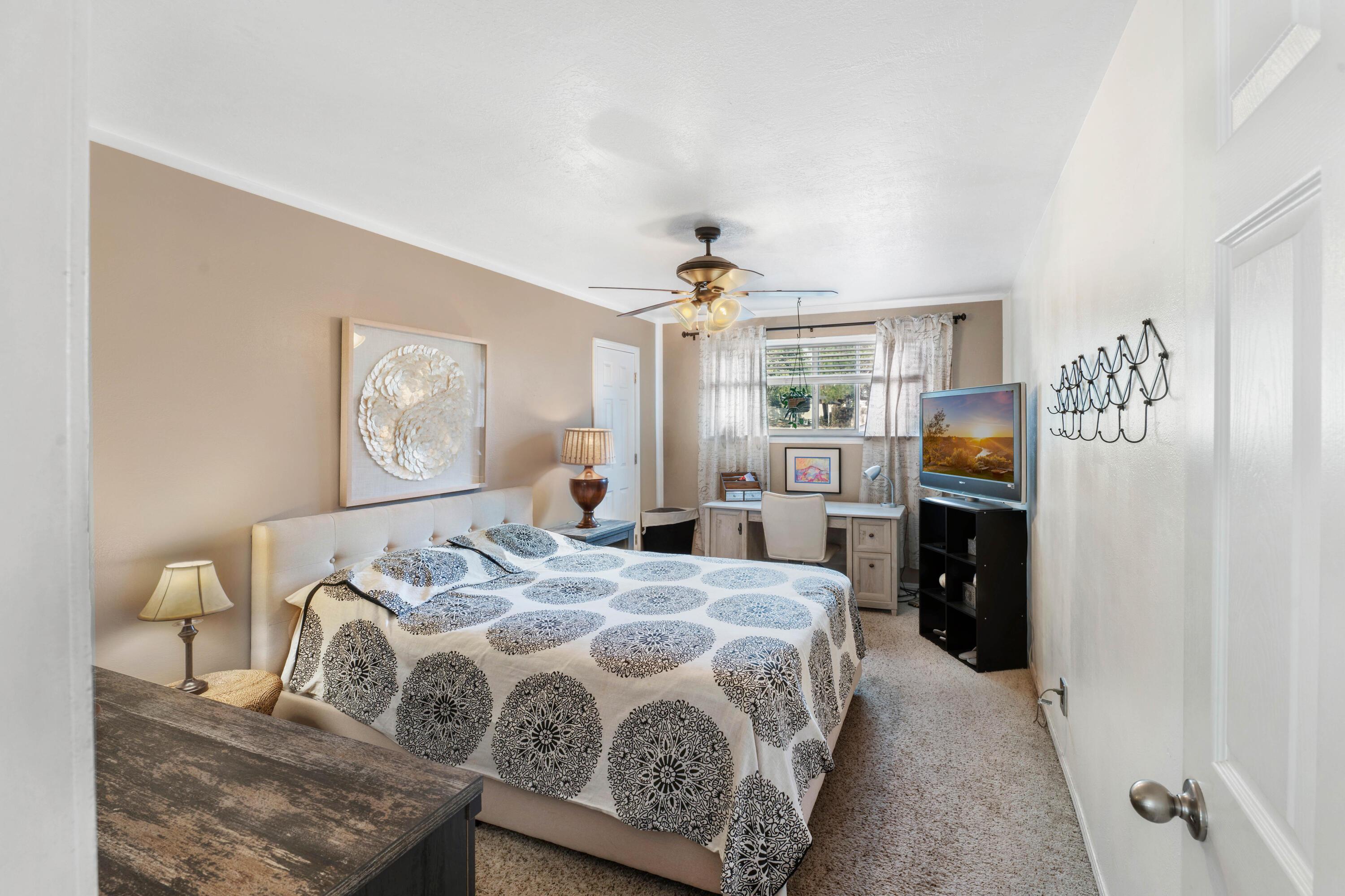 Photo 11 — 3615 Horacio Court NE
