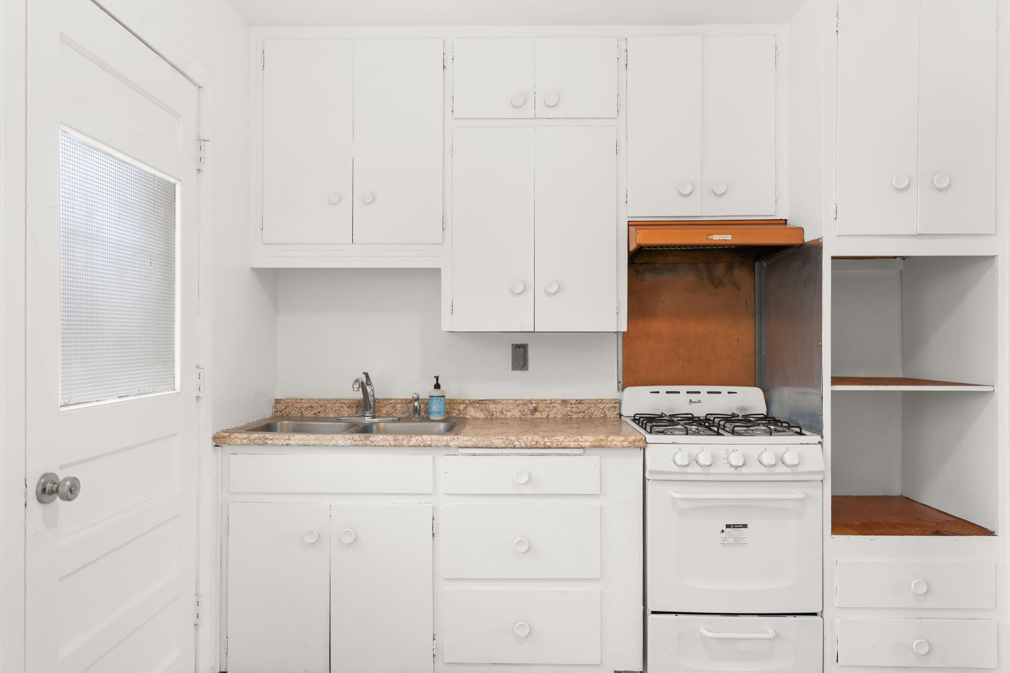 Photo 13 — 636 San Pablo Street SE