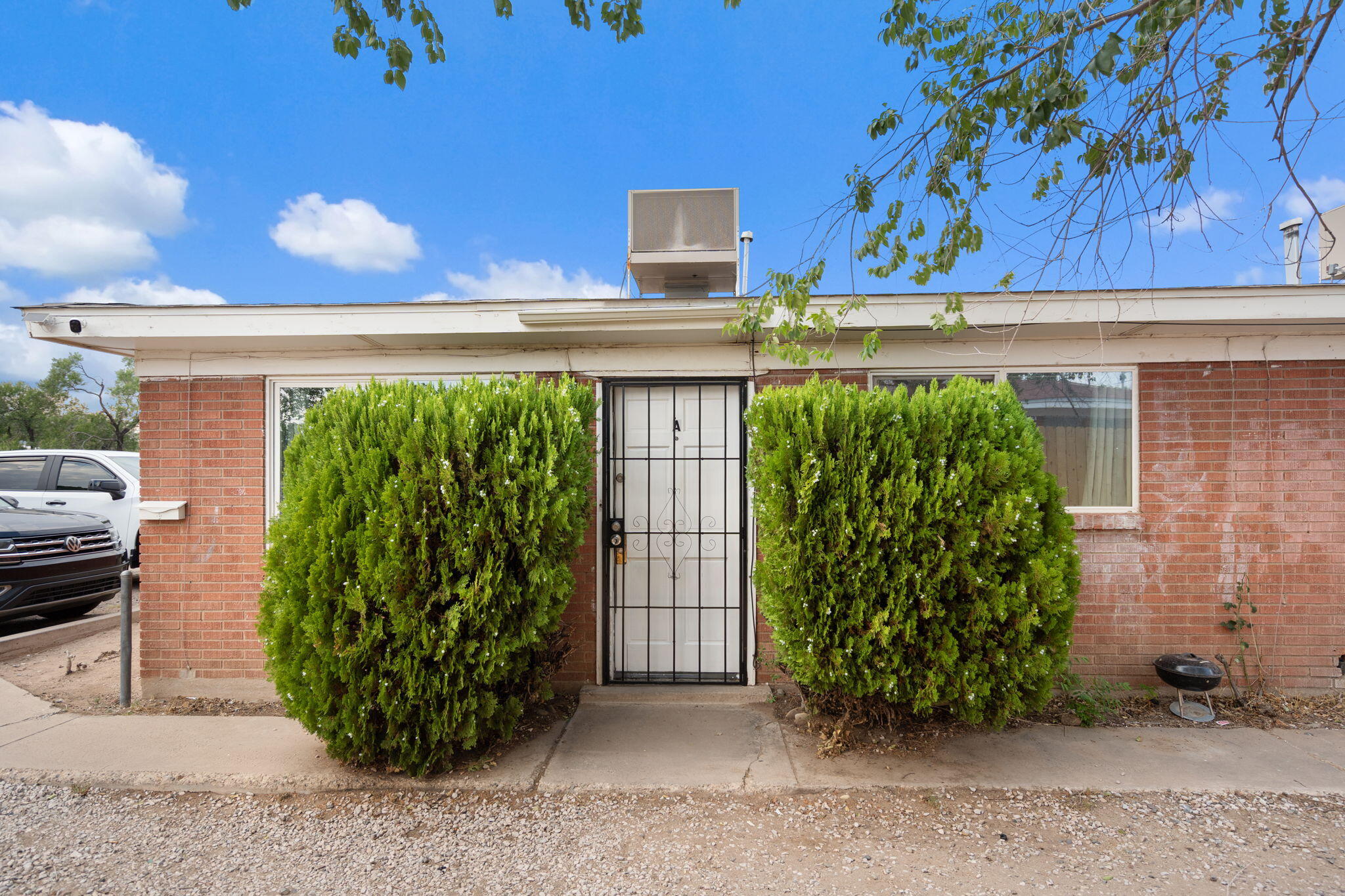Photo 6 — 636 San Pablo Street SE